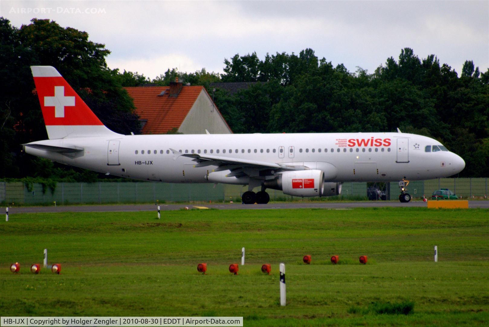 HB-IJX, 2002 Airbus A320-214 C/N 1762, Ready for a trip back to Zurich.