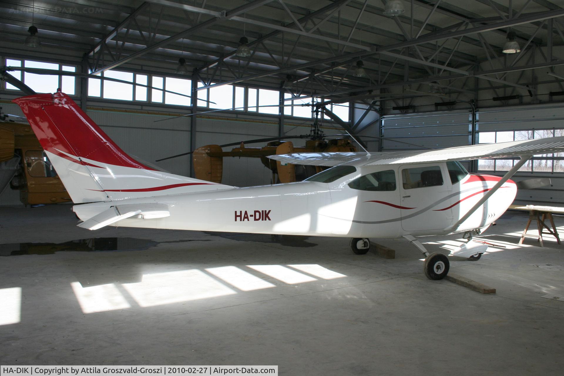 HA-DIK, Cessna 182K Skylane C/N 18258466, Kadarkut Airfield
