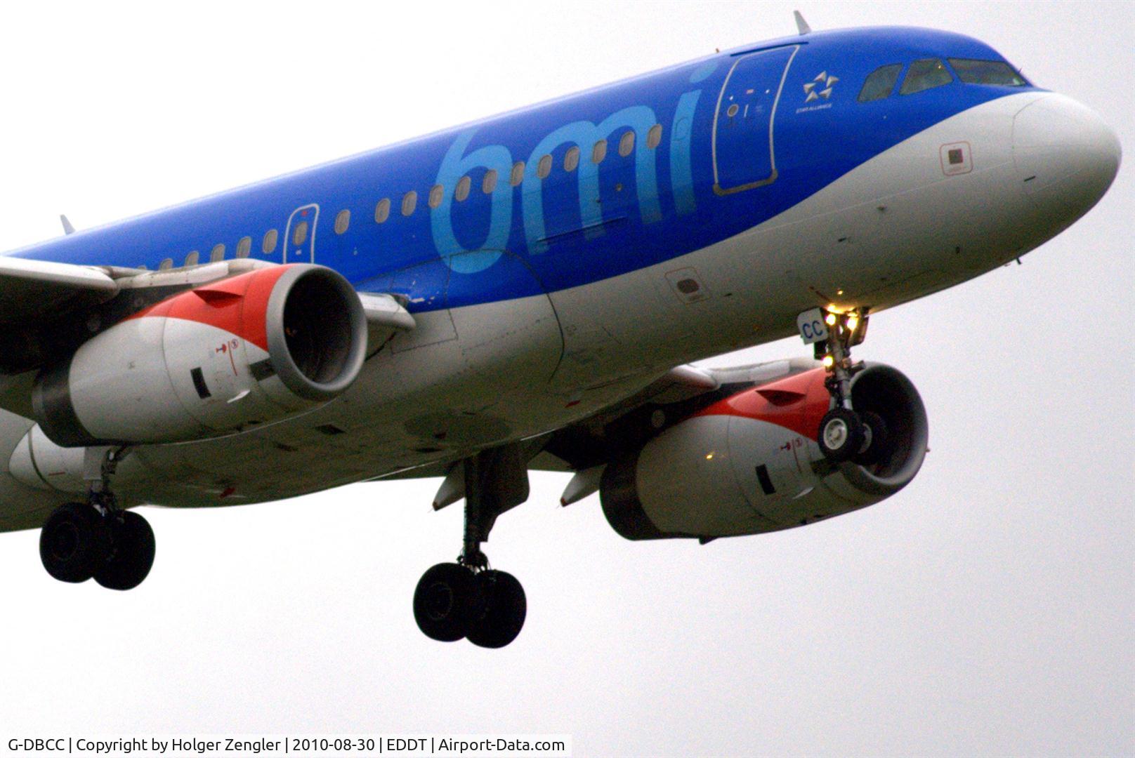 G-DBCC, 2004 Airbus A319-131 C/N 2194, 100 yards left until touch down on rwy 26R.