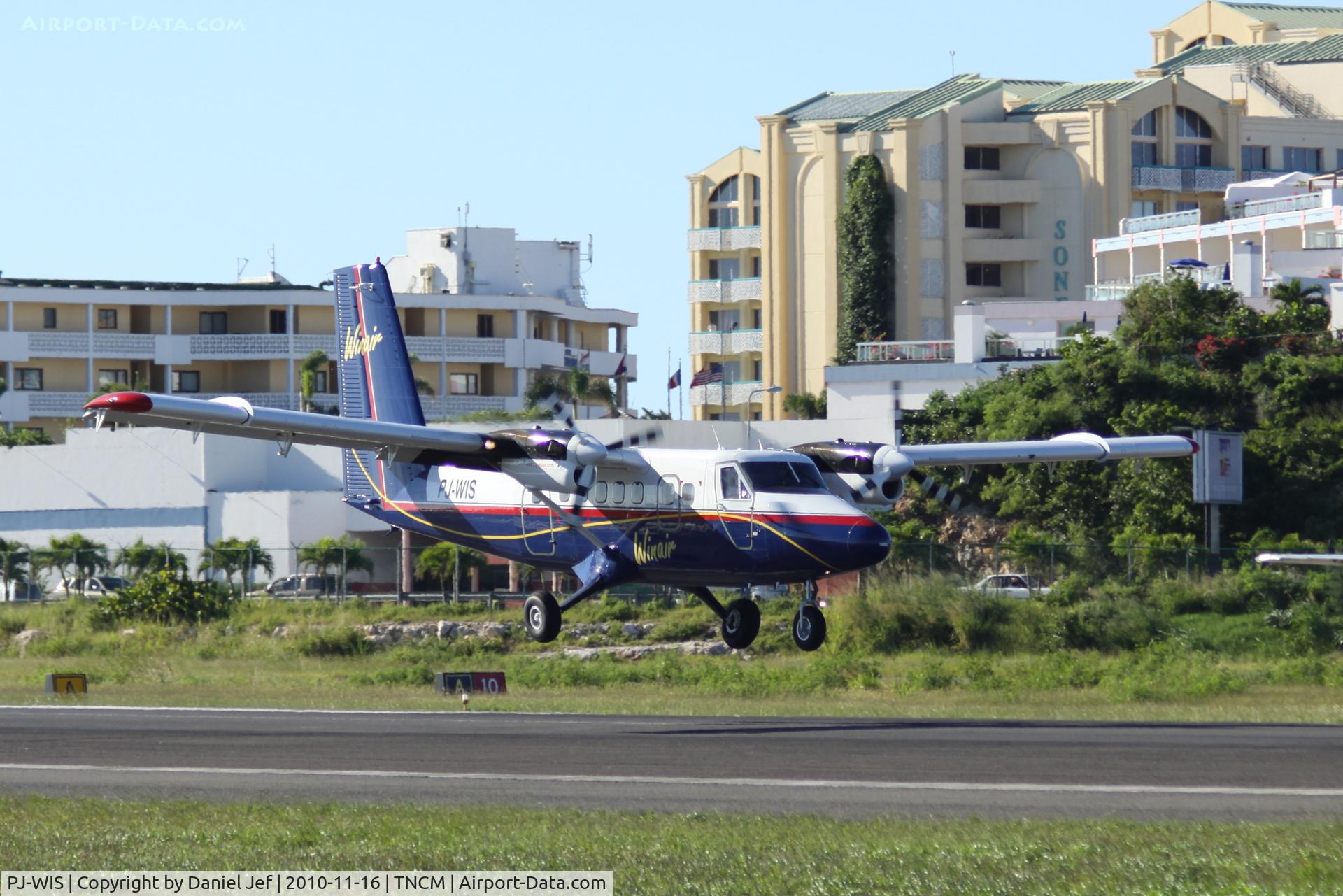 PJ-WIS, 1975 De Havilland Canada DHC-6-300 Twin Otter C/N 447, PJ-WIS landing at TNCM
