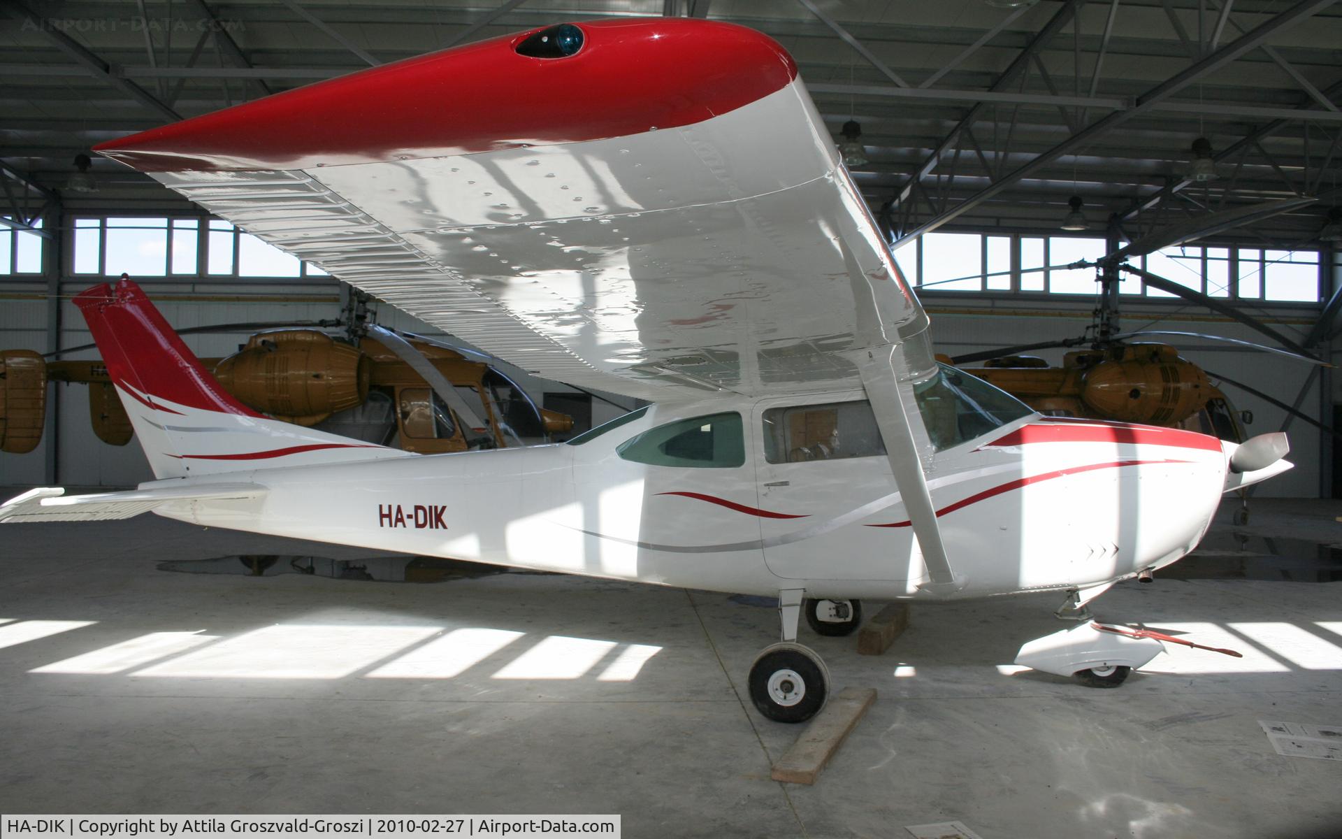 HA-DIK, Cessna 182K Skylane C/N 18258466, Kadarkut Airfield