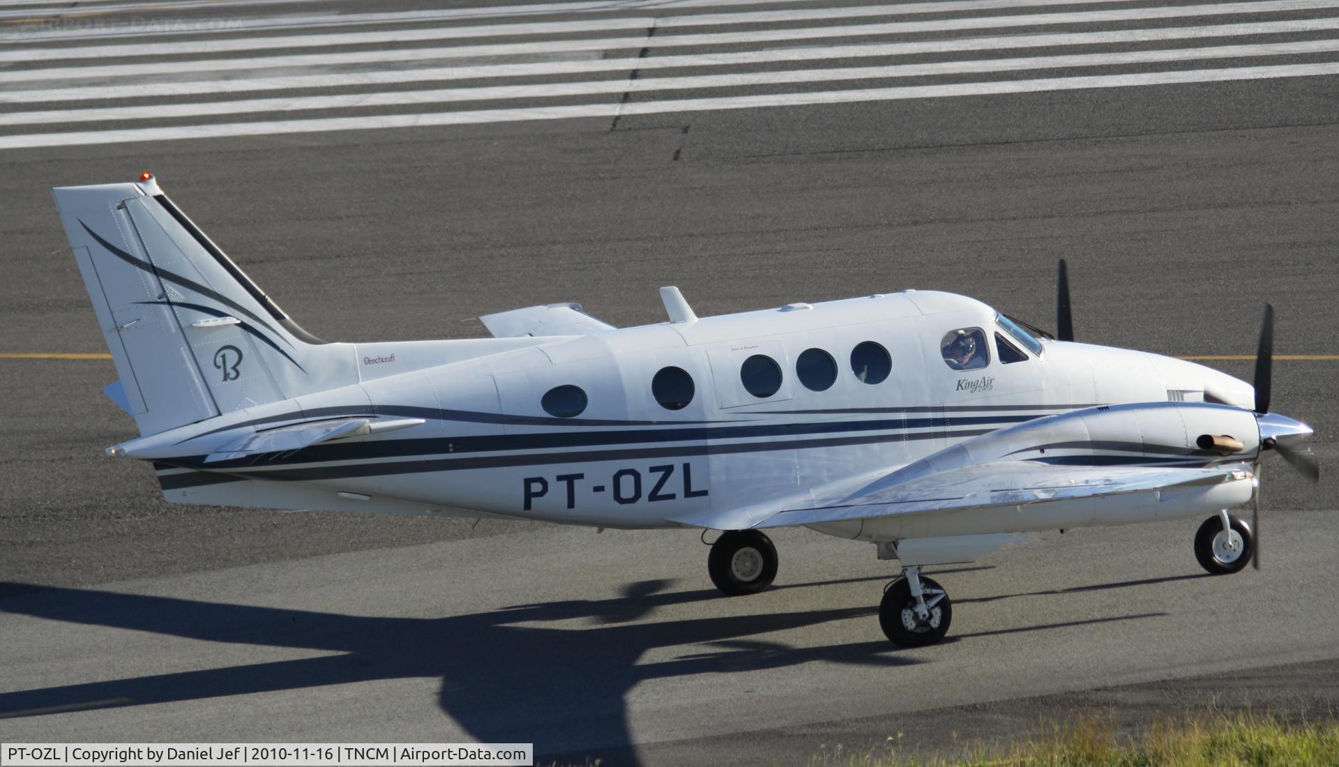 PT-OZL, 1993 Beech C90B King Air C/N LJ-1341, PT-OZL taxing to the lines for take off