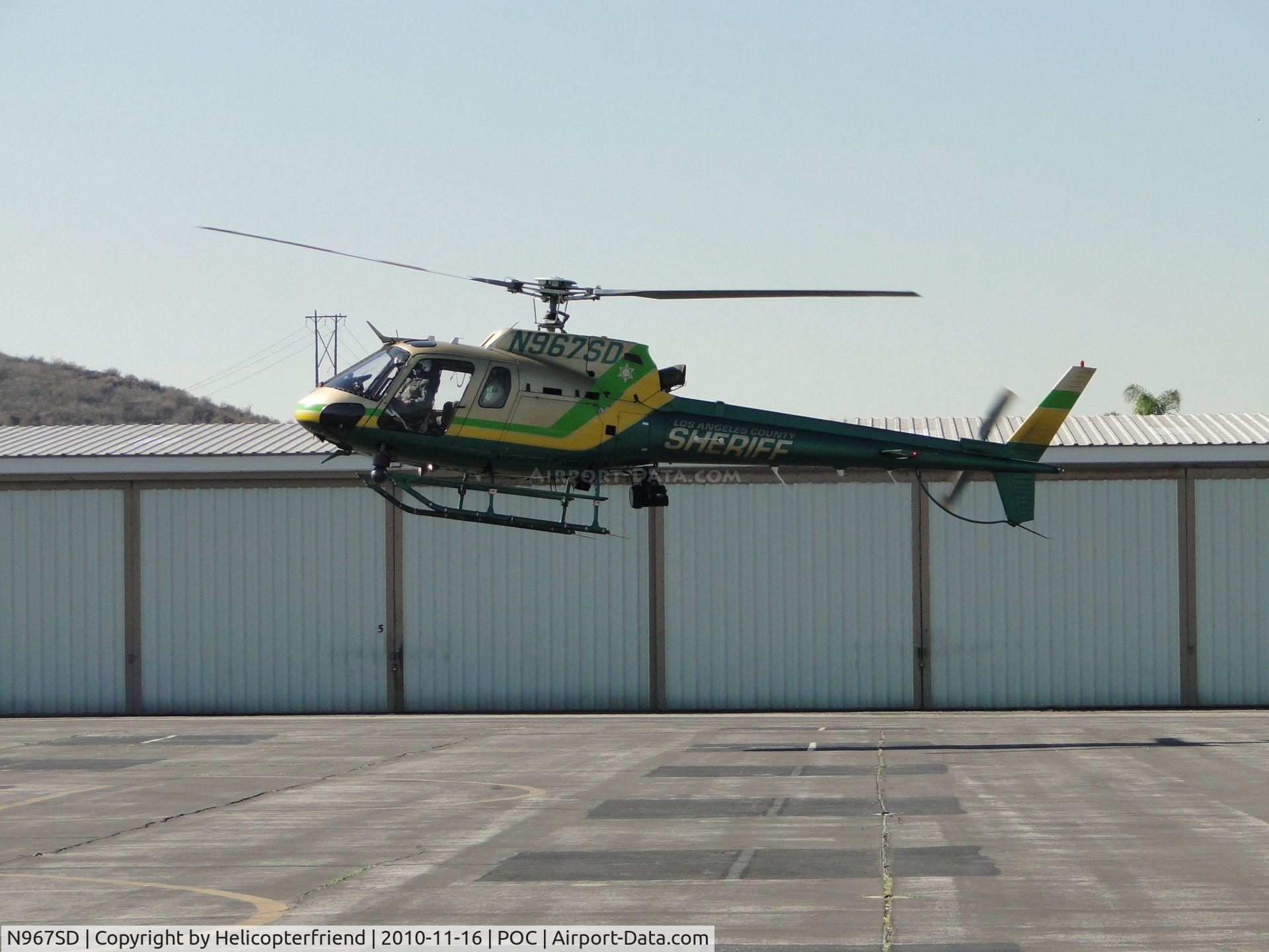 N967SD, 2003 Eurocopter AS-350B-2 Ecureuil C/N 3678, Flaring out to slow down for a left turn to enter helipad area