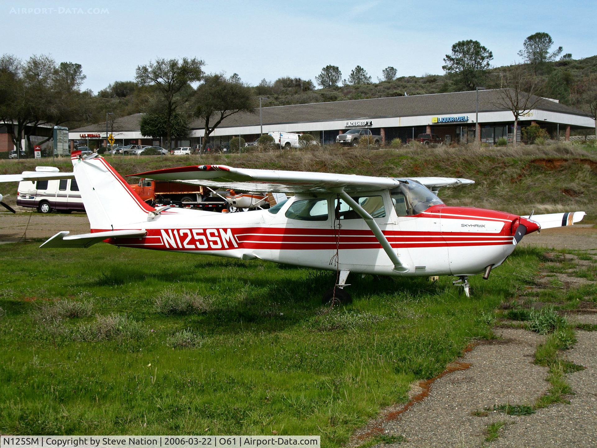 N125SM, 1968 Cessna 172K Skyhawk C/N 17257419, 1968 Cessna 172K with evidence of wheels-up landing @ Cameron Airpark, CA
