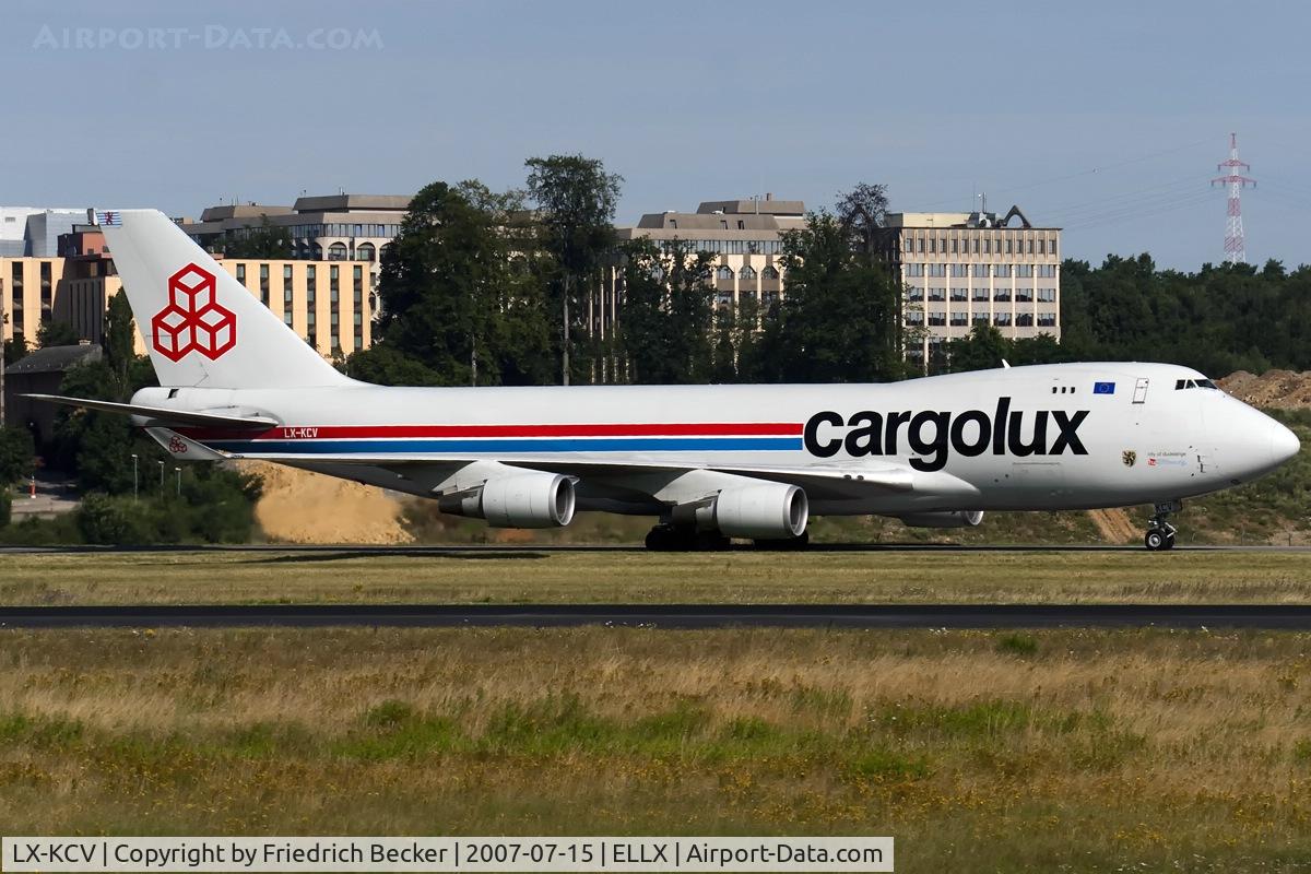 LX-KCV, 1997 Boeing 747-4R7F/SCD C/N 25868, taxying to the cargo center