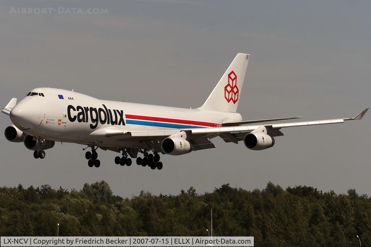 LX-NCV, 1999 Boeing 747-4R7F/SCD C/N 29730, on final RW24