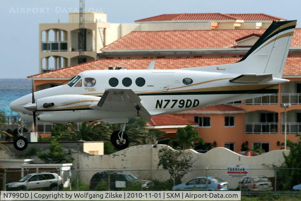 N799DD, 1971 Beech A100 King Air C/N B-102, visitor