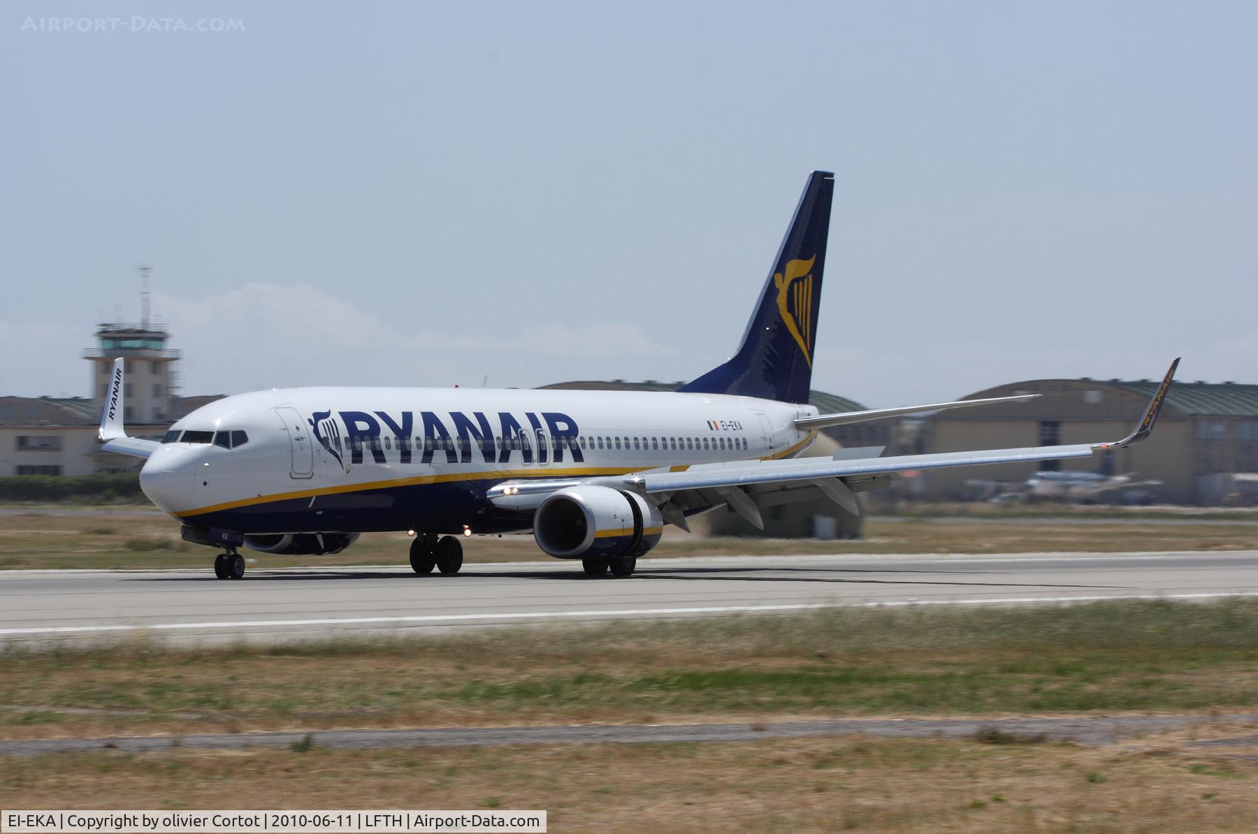 EI-EKA, 2009 Boeing 737-8AS C/N 35022, Hyeres airport