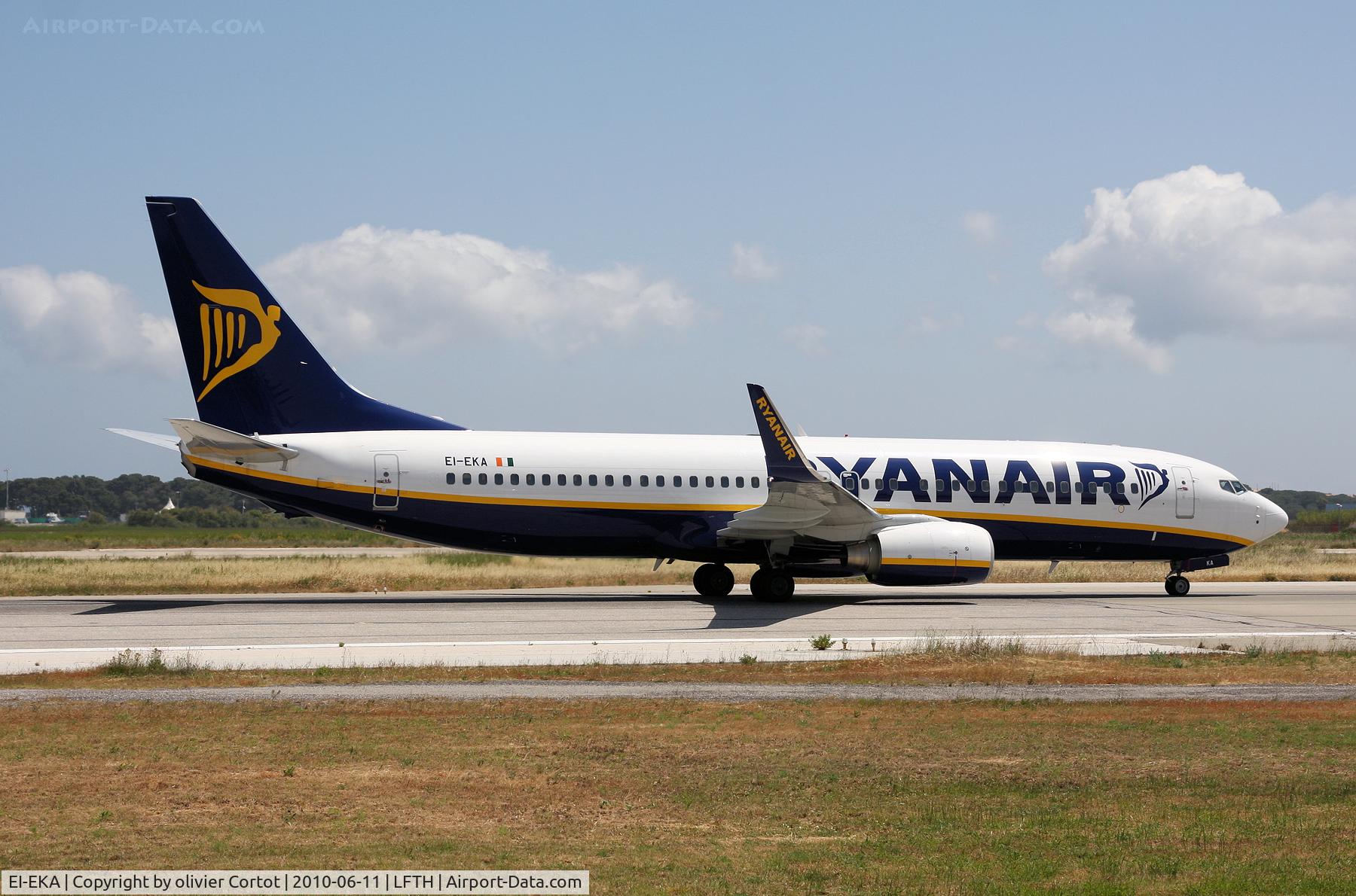 EI-EKA, 2009 Boeing 737-8AS C/N 35022, Hyeres airport