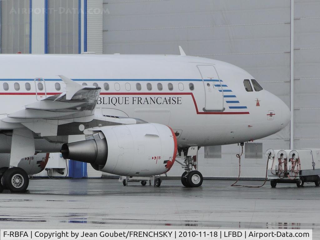 F-RBFA, 2001 Airbus ACJ319 (A319-115/CJ) C/N 1485, en attente pour de nouveaux horizons