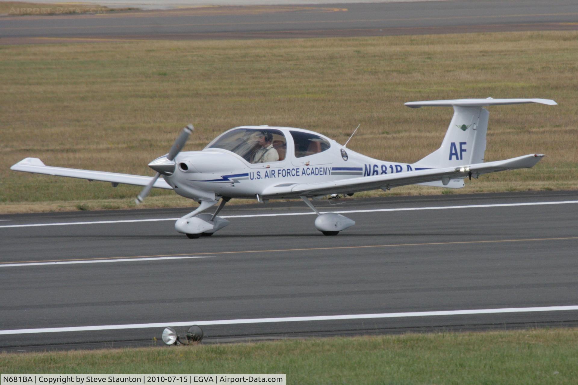 N681BA, Diamond DA-40 Diamond Star C/N 40.976, Taken at the Royal International Air Tattoo 2010