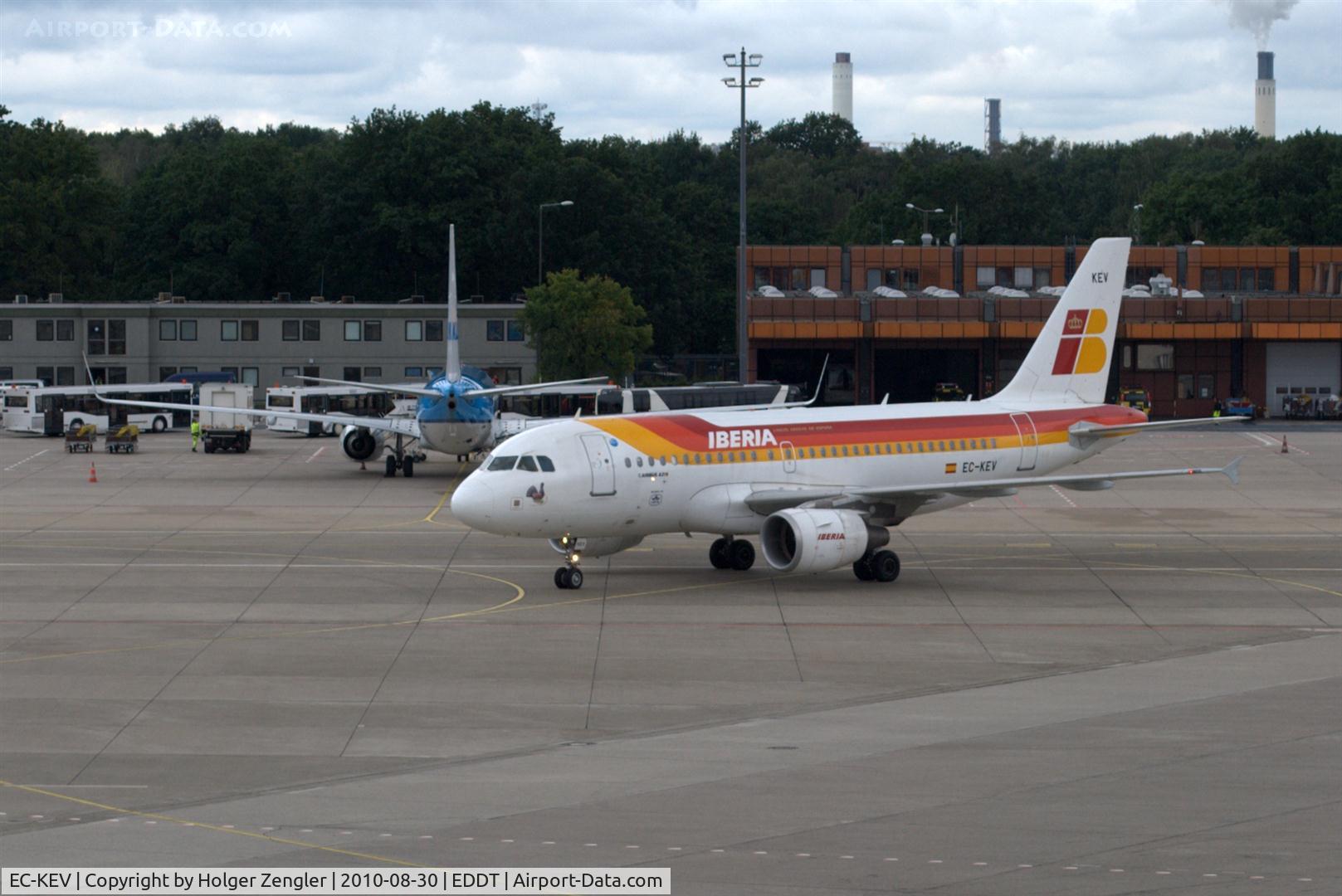EC-KEV, 2007 Airbus A319-111 C/N 3169, Arriving from Madrid.