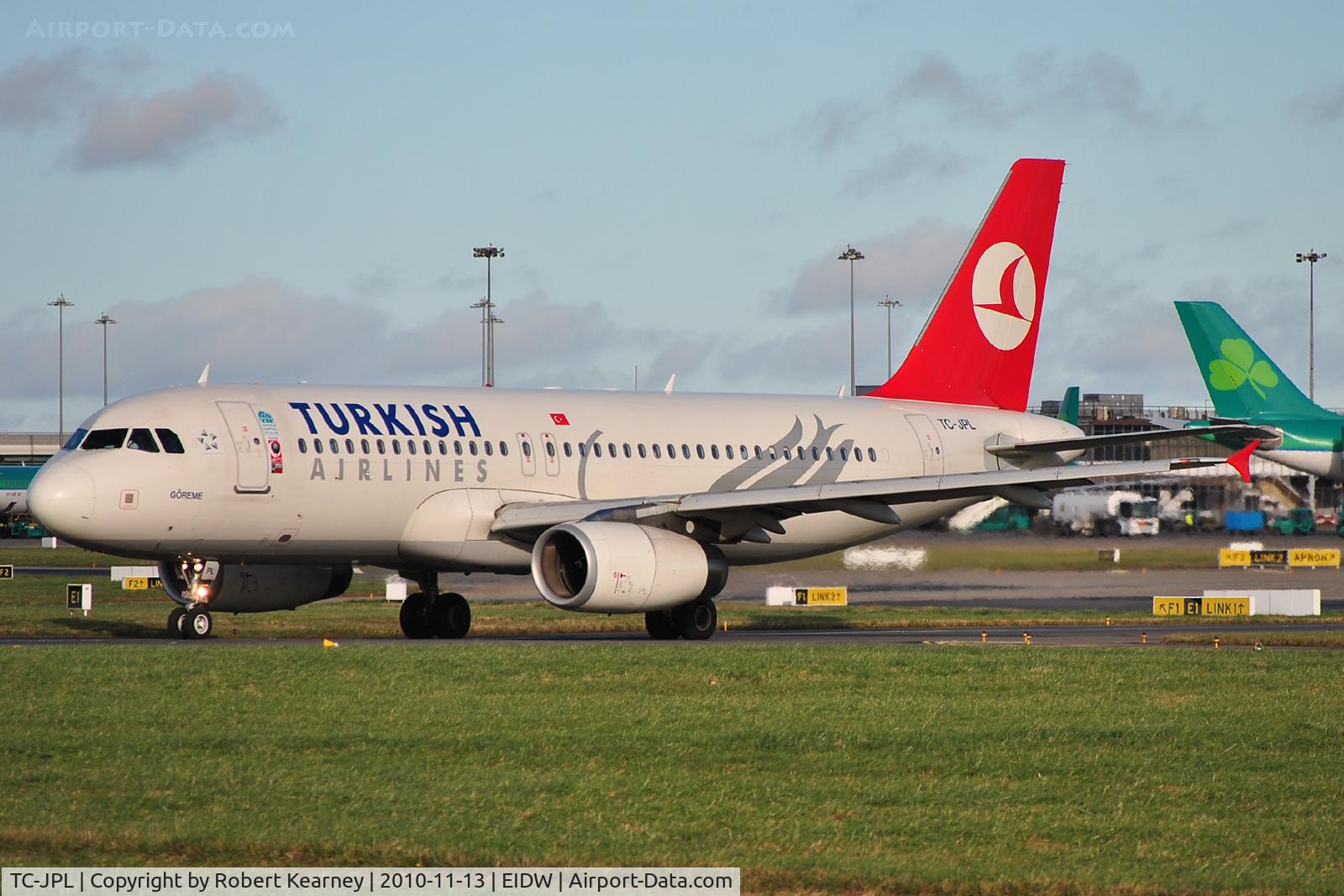TC-JPL, 2007 Airbus A320-232 C/N 3303, THY lining up r/w 28