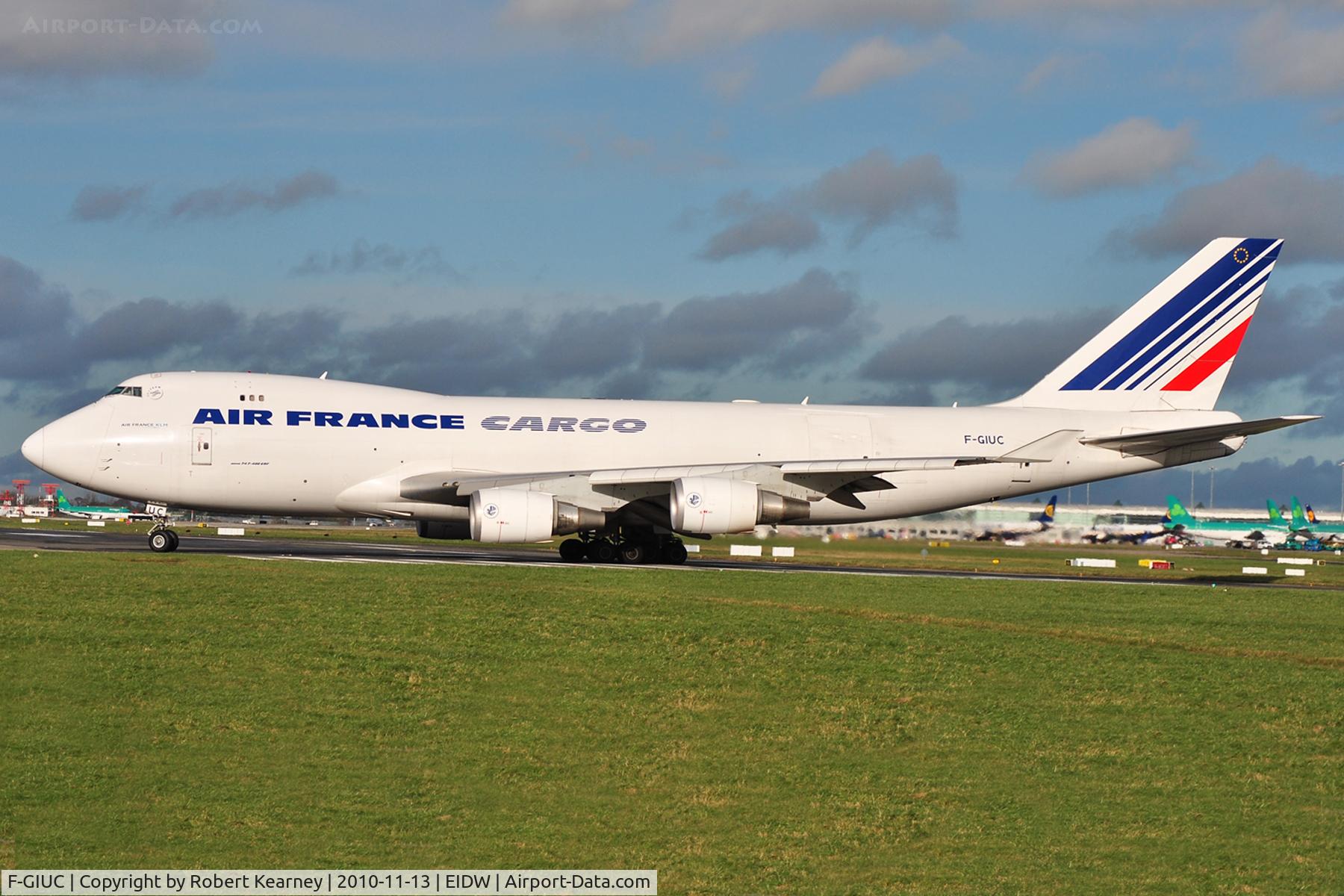 F-GIUC, 2002 Boeing 747-428F/ER/SCD C/N 32867, Air France lining up