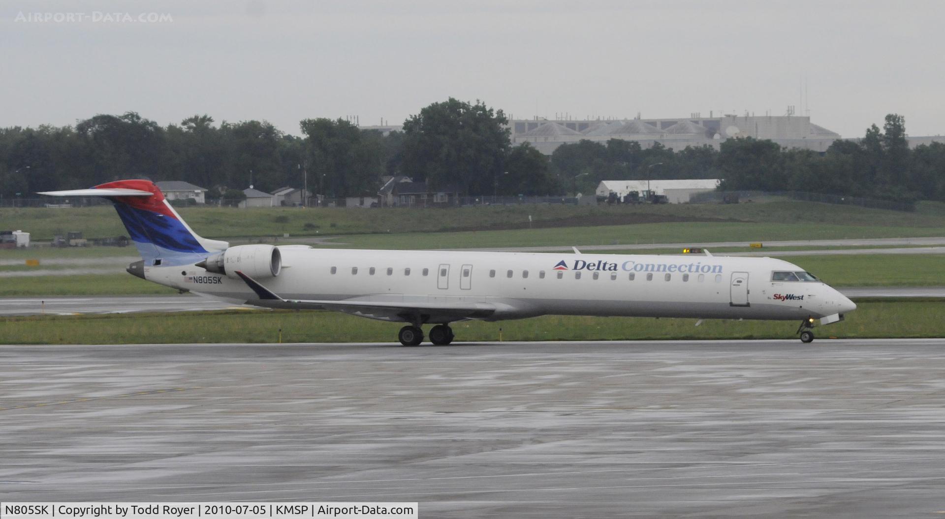 N805SK, 2006 Bombardier CRJ-900ER (CL-600-2D24) C/N 15069, Stormy day in msp