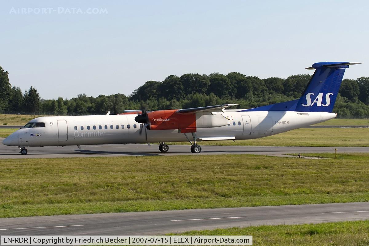 LN-RDR, 2001 De Havilland Canada DHC-8-402Q Dash 8 C/N 4034, taxying to the active