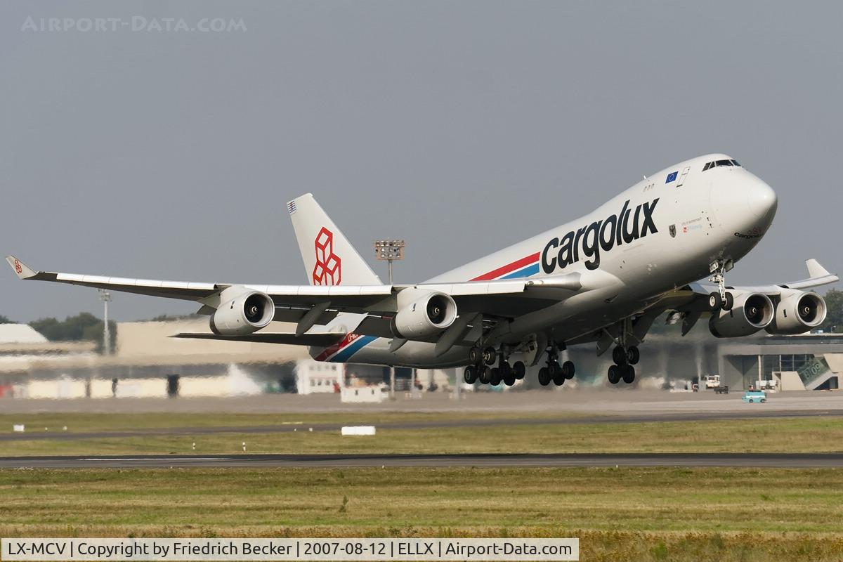 LX-MCV, 1998 Boeing 747-4R7F/SCD C/N 29729, lift off from RW06