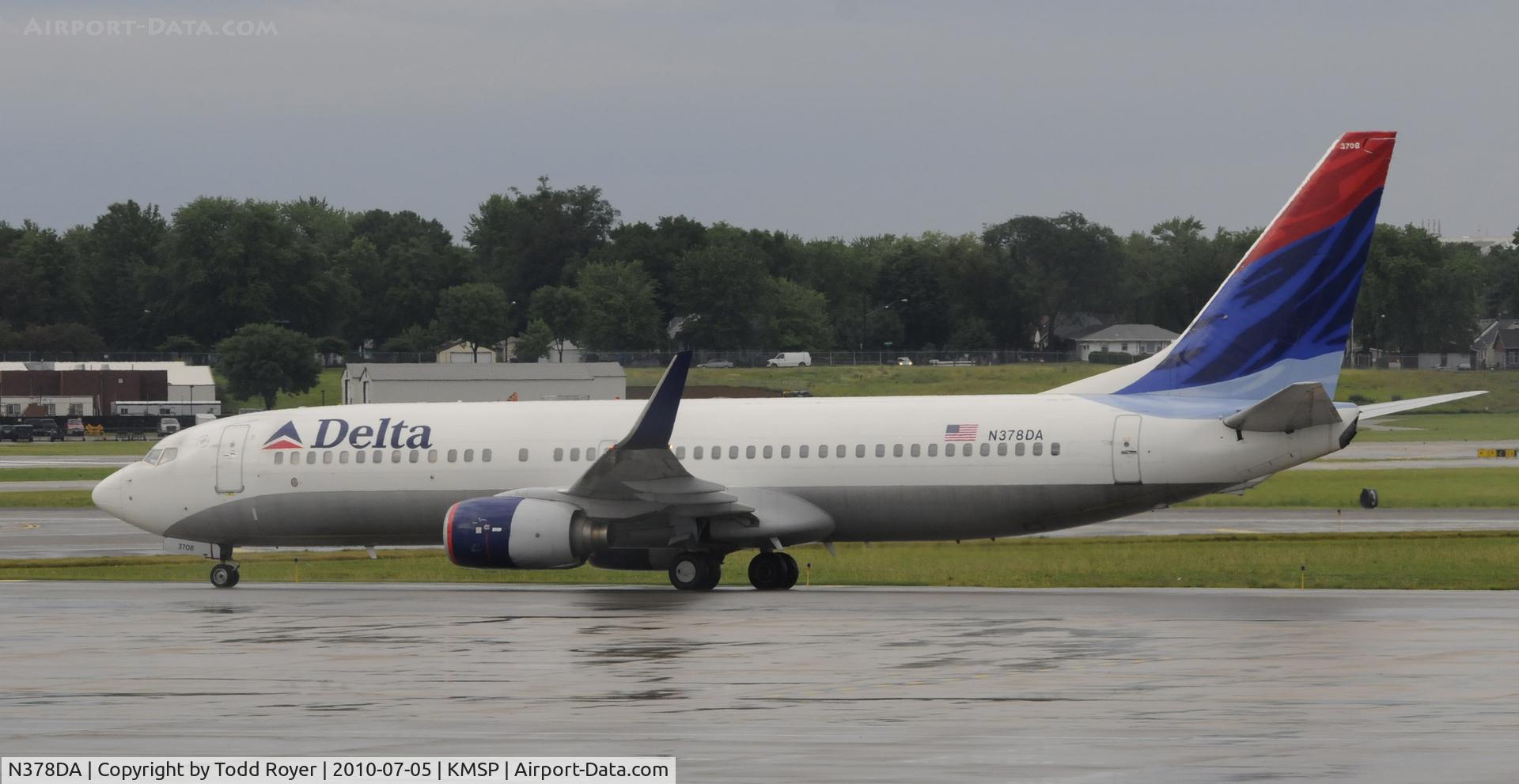 N378DA, 1999 Boeing 737-832 C/N 30265, Stormy day in MSP