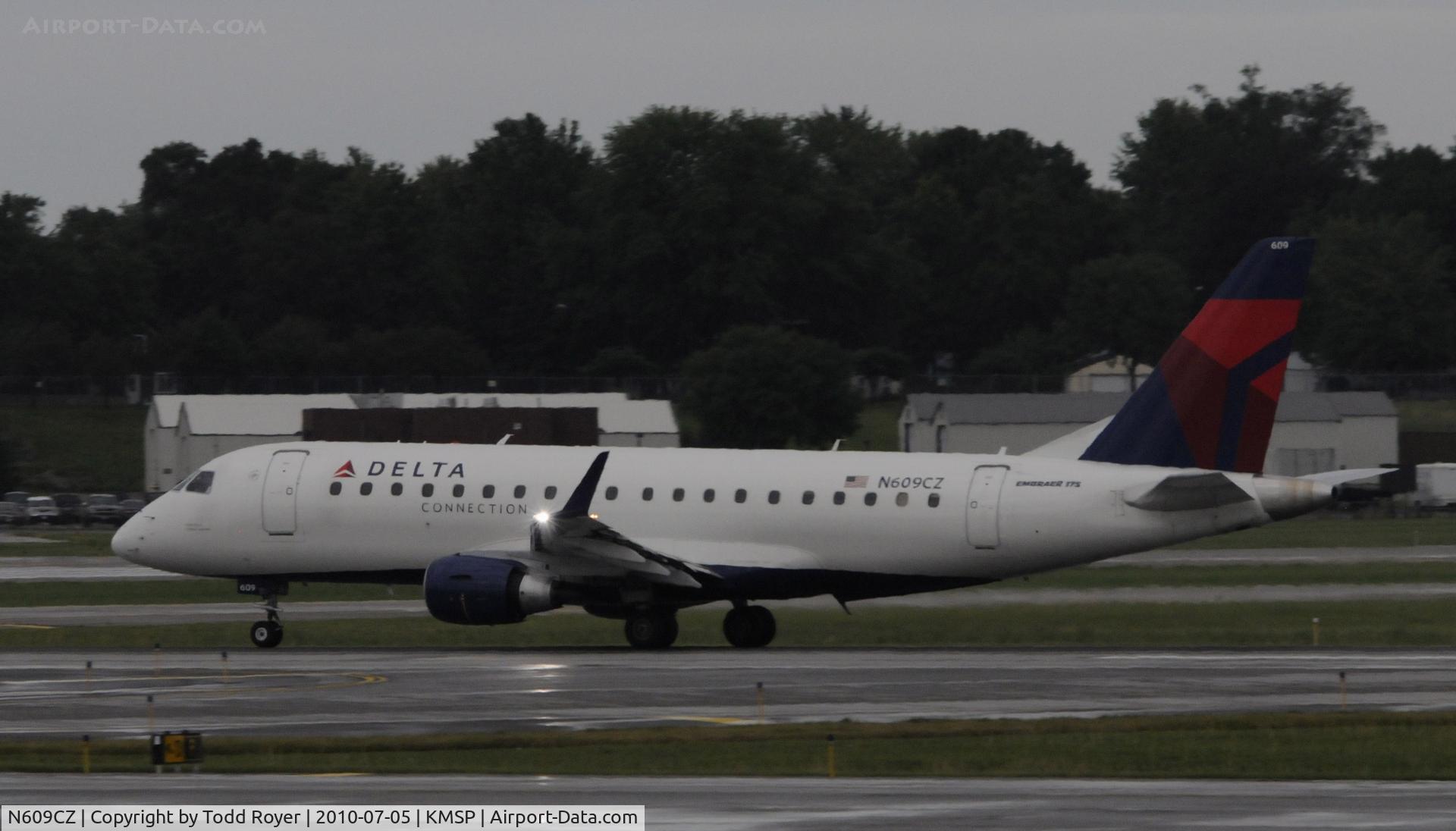N609CZ, 2007 Embraer 175LR (ERJ-170-200LR) C/N 17000197, Stromy day in MSP