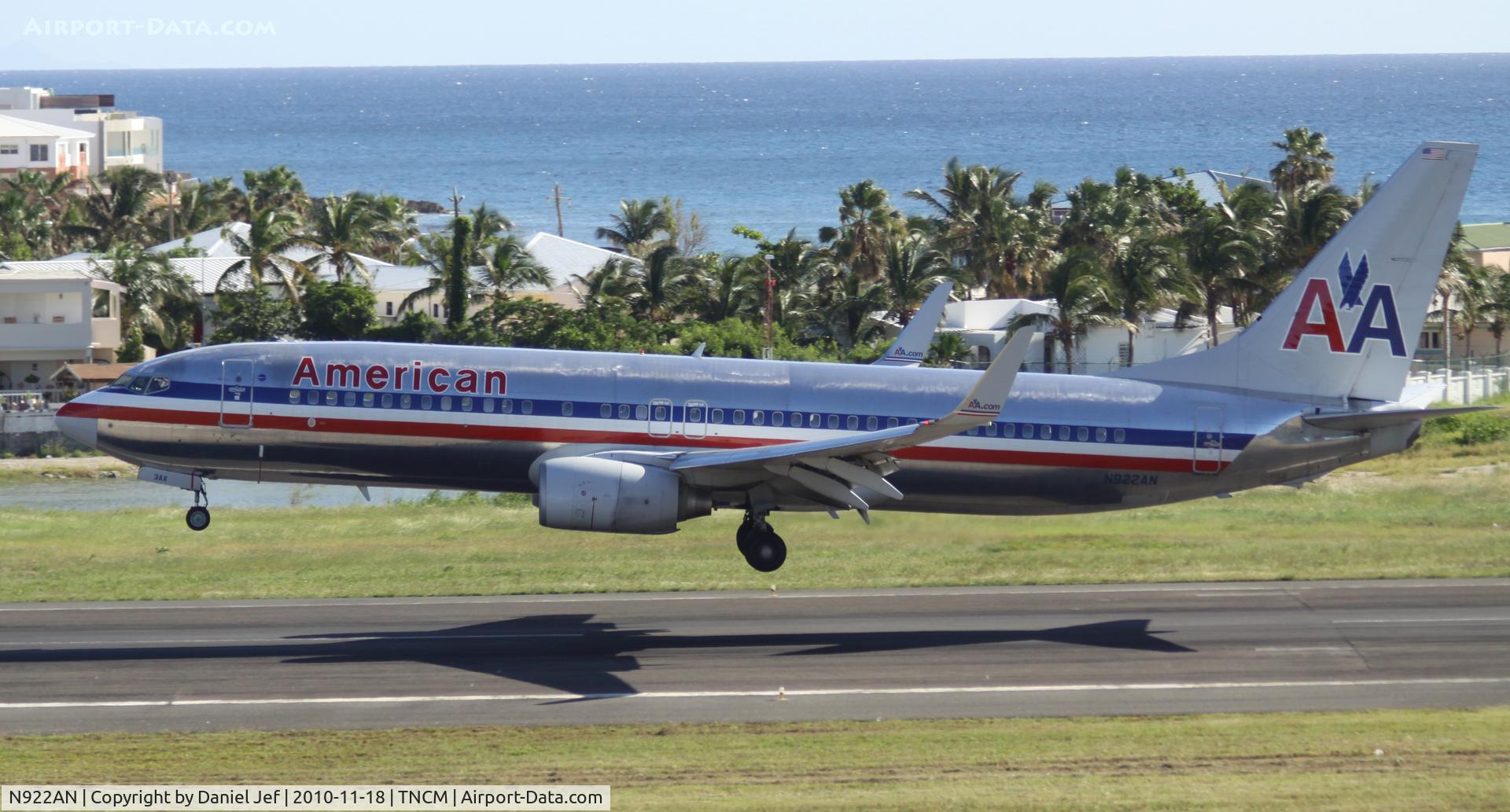 N922AN, 1999 Boeing 737-823 C/N 29523, American airlines landing at TNCM