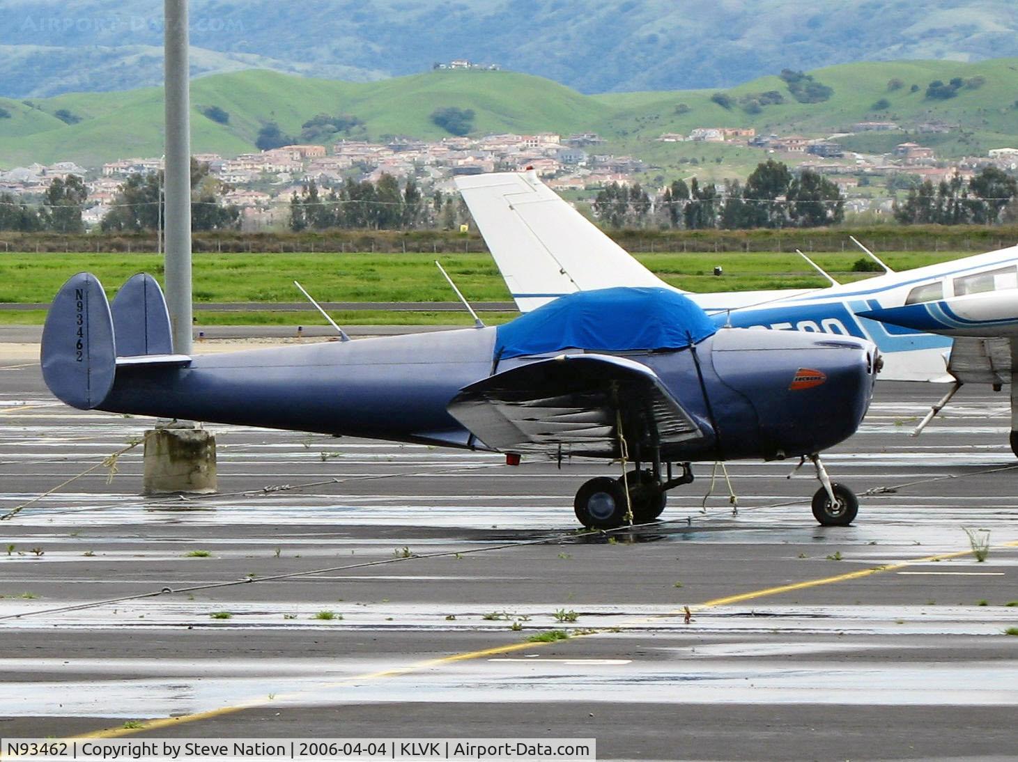 N93462, 1946 Erco 415C Ercoupe C/N 785, 1945 Ercoupe 415-C minus prop @ Livermore, CA after the rain