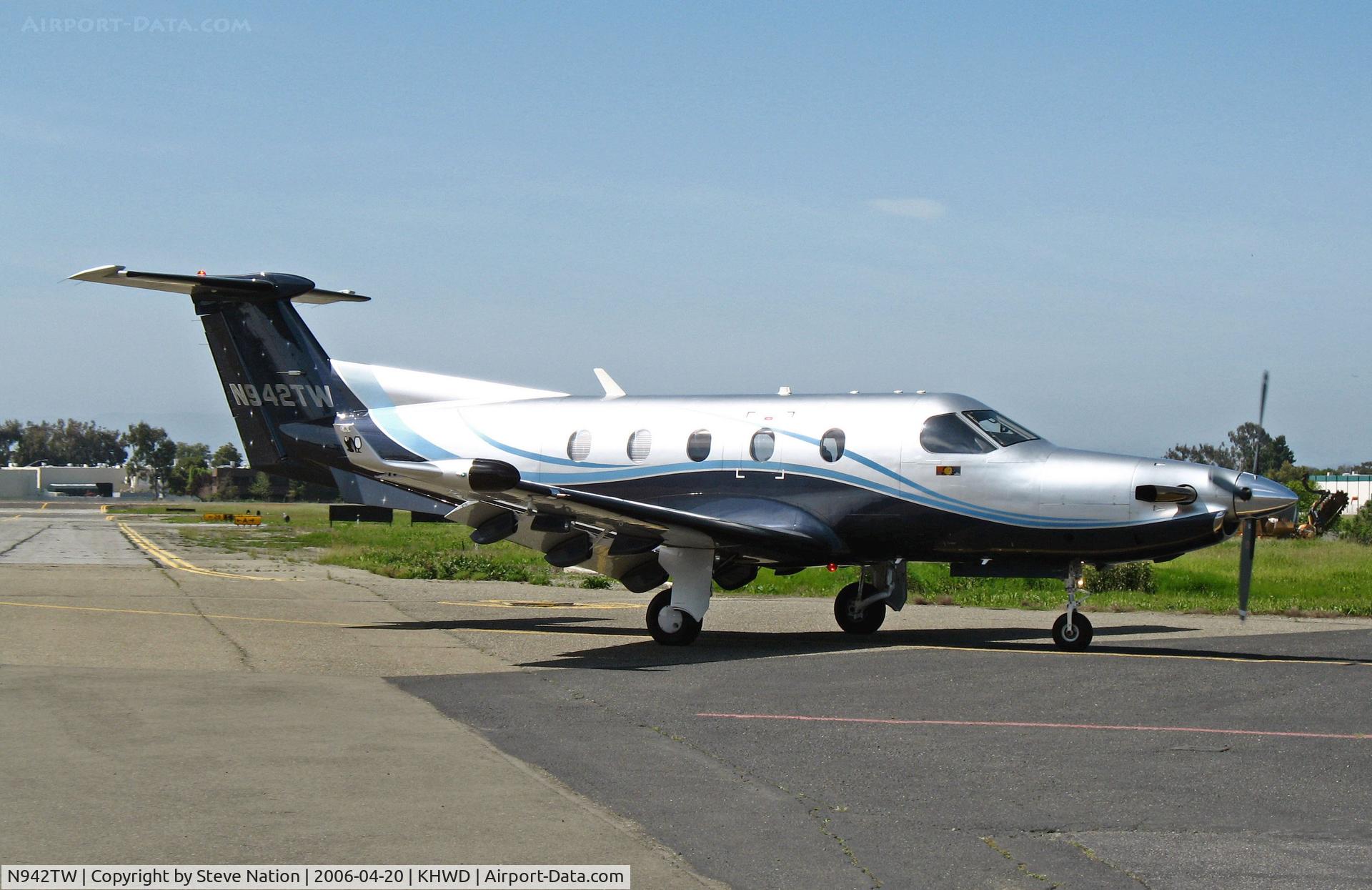 N942TW, 2005 Pilatus PC-12/45 C/N 636, 2005 Pilatus PC-12/45 arriving @ Hayward, CA