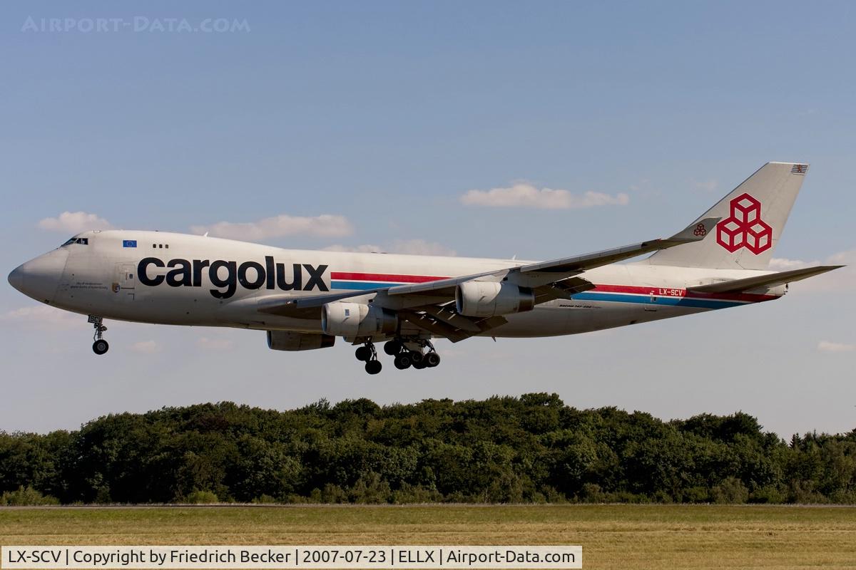 LX-SCV, 2001 Boeing 747-4R7F/SCD C/N 29733, short final