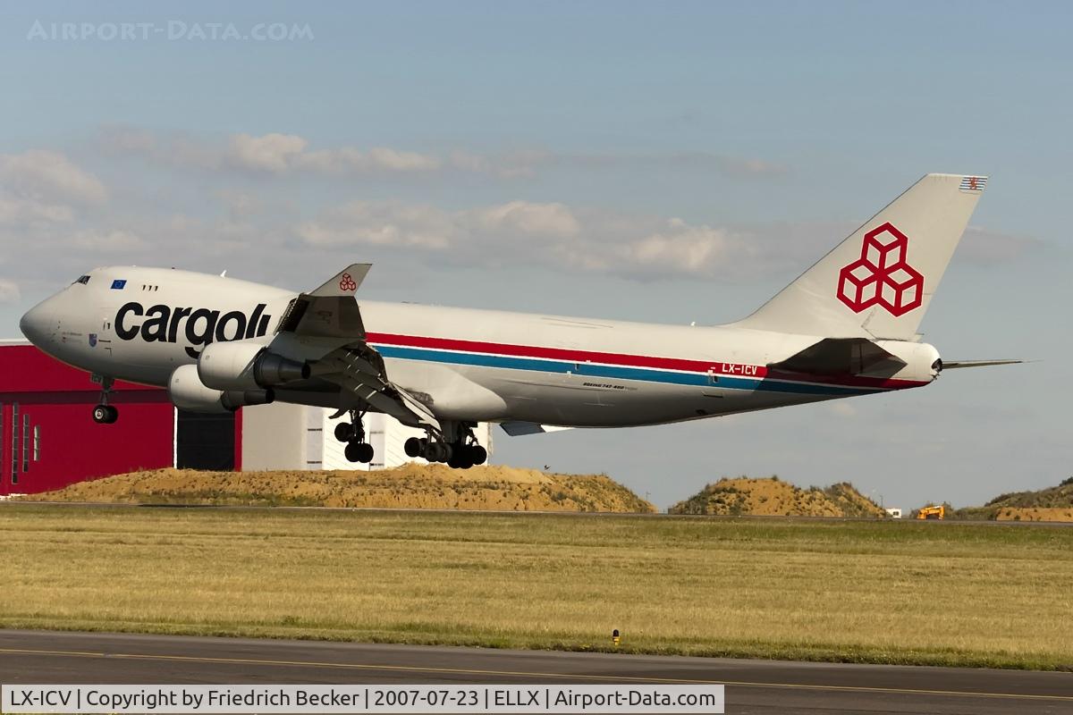 LX-ICV, 1993 Boeing 747-428F C/N 25632, moments prior touchdown