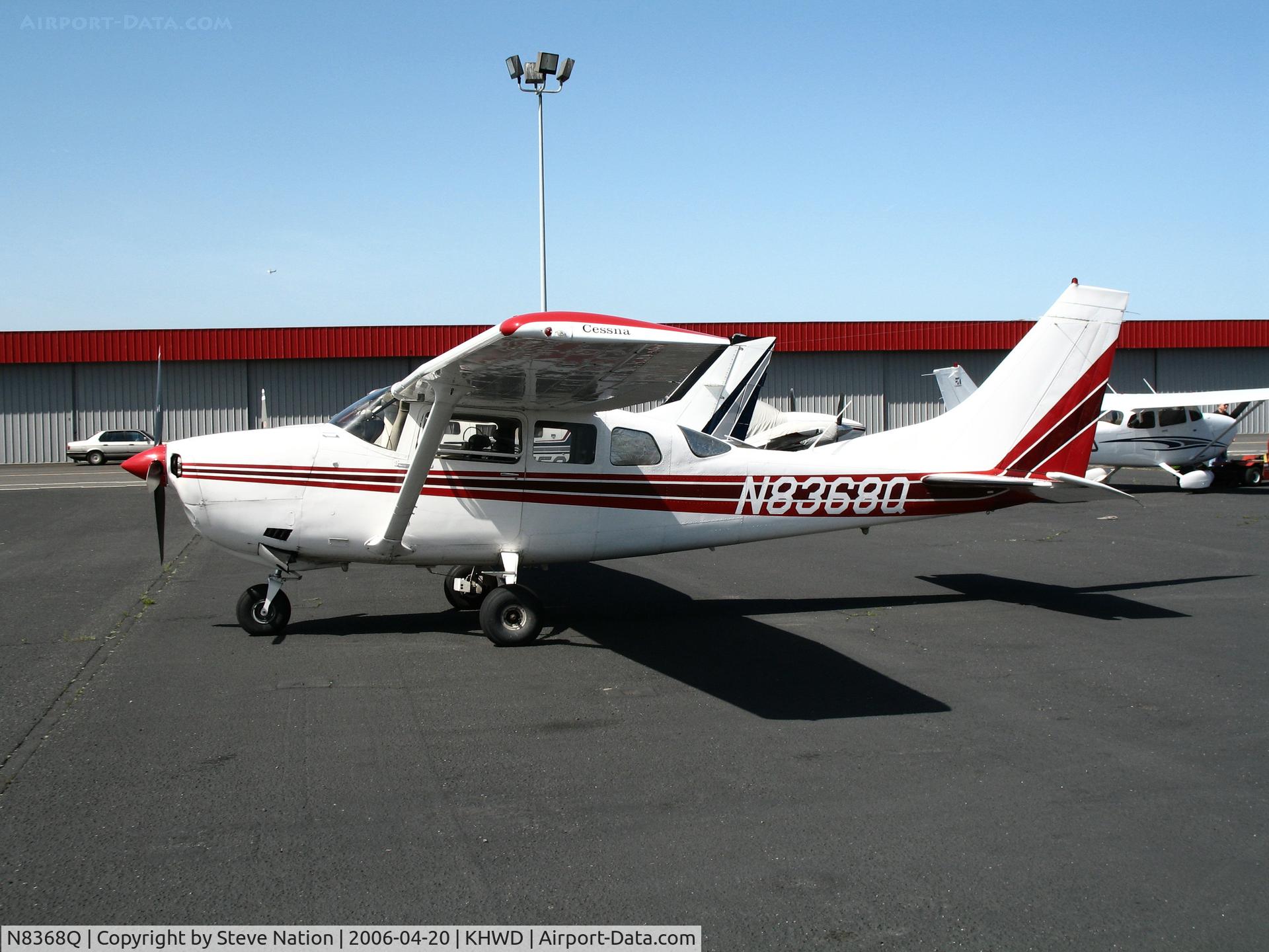 N8368Q, 1976 Cessna U206F Stationair C/N U20603229, 1976 Cessna U2096F visiting @ Hayward, CA