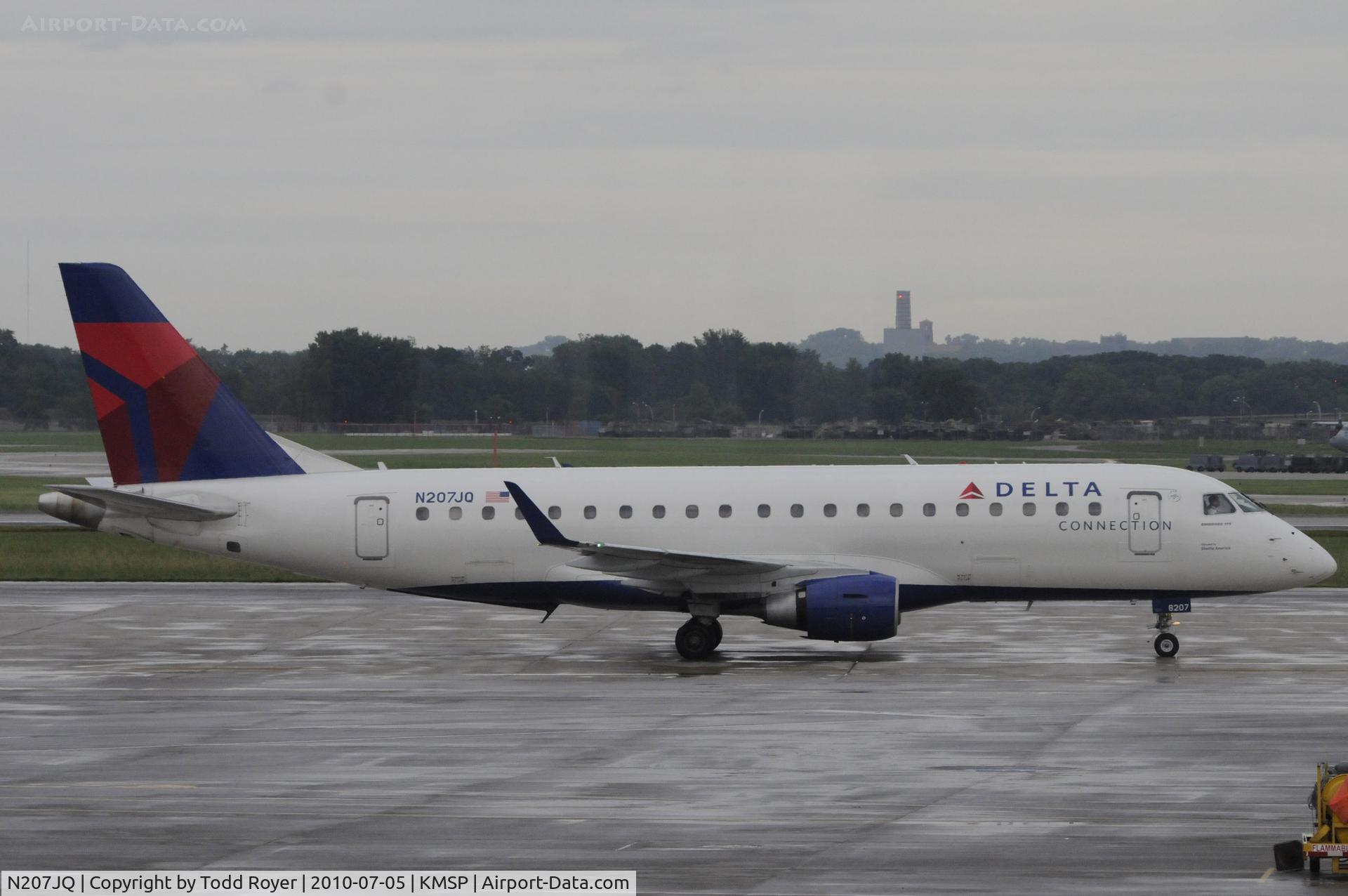 N207JQ, 2008 Embraer 175LR (ERJ-170-200LR) C/N 17000254, Stormy day in MSP