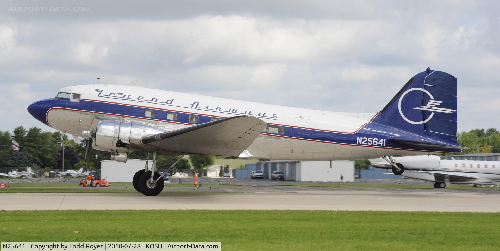 N25641, 1943 Douglas DC3C-S4C4G (C-47) C/N 9059, EAA Airventure 2010