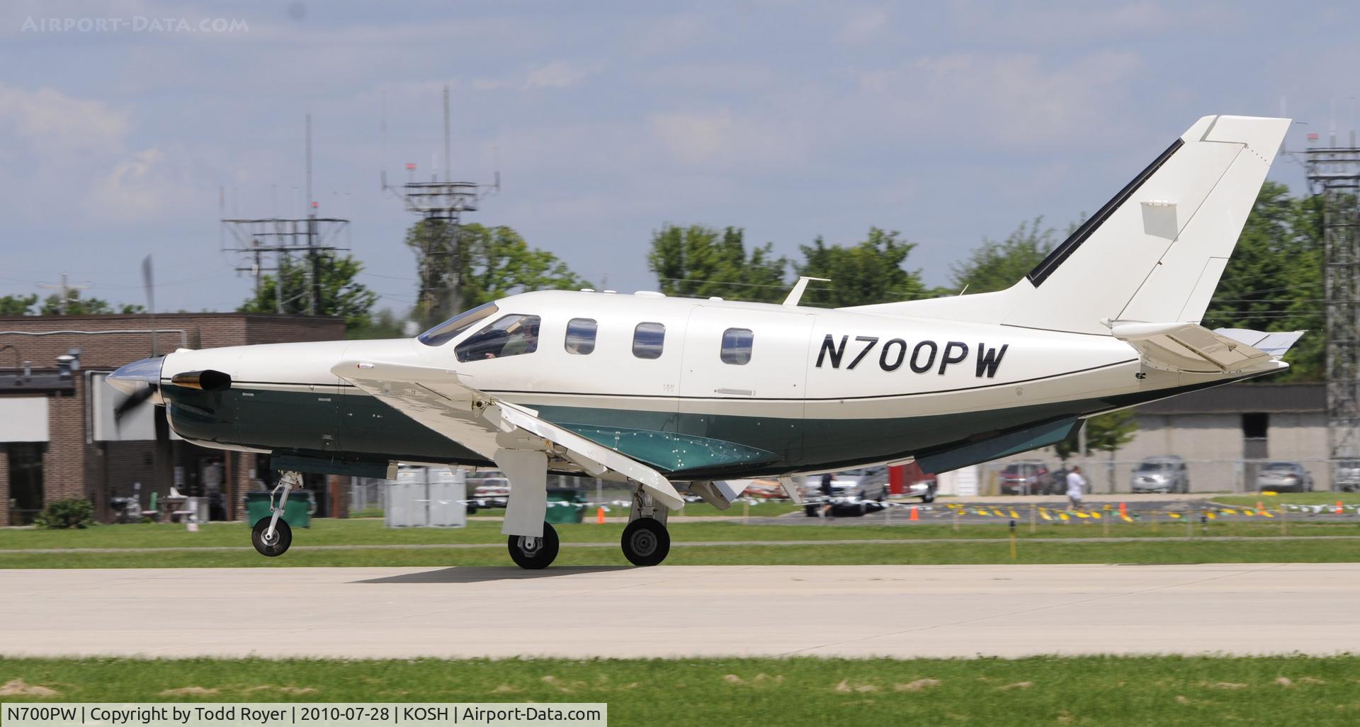 N700PW, 2001 Socata TBM-700 C/N 211, EAA Airventure 2010