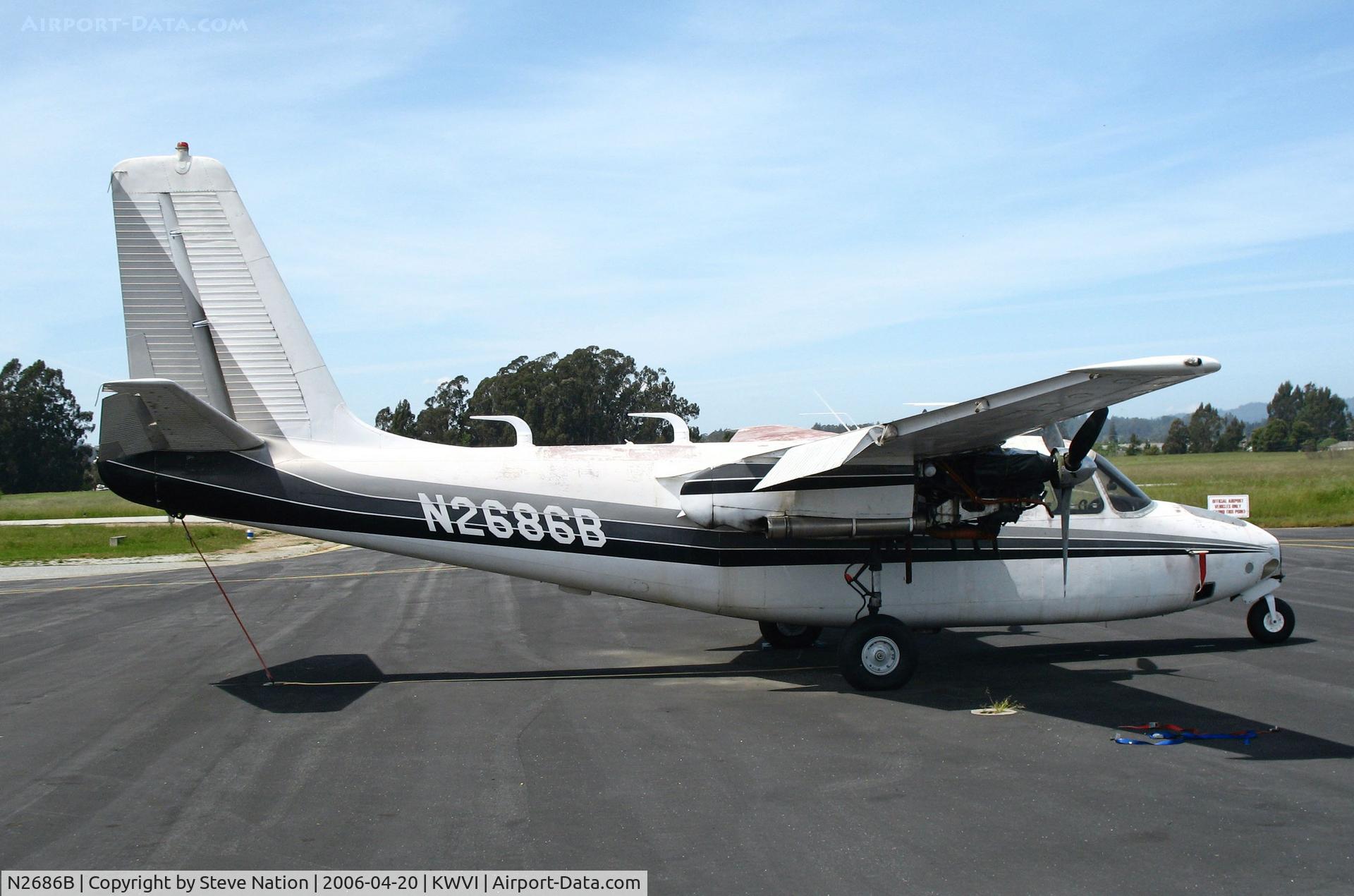 N2686B, 1954 Aero Commander 560 C/N 186, Dinged-up 1954 Aero Commander 560 @ Watsonville, CA (to owner in Brookings, OR by Sep 2008)