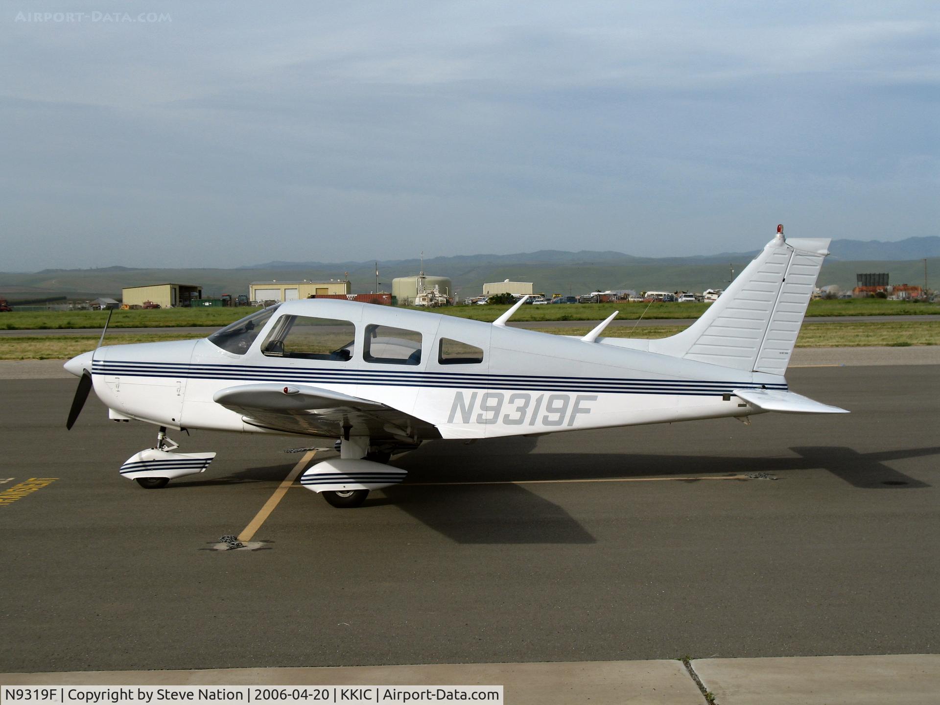N9319F, Piper PA-28-151 C/N 28-7715300, Piper PA-28-151 parked @ Mesa Del Rey Airport, King City, CA