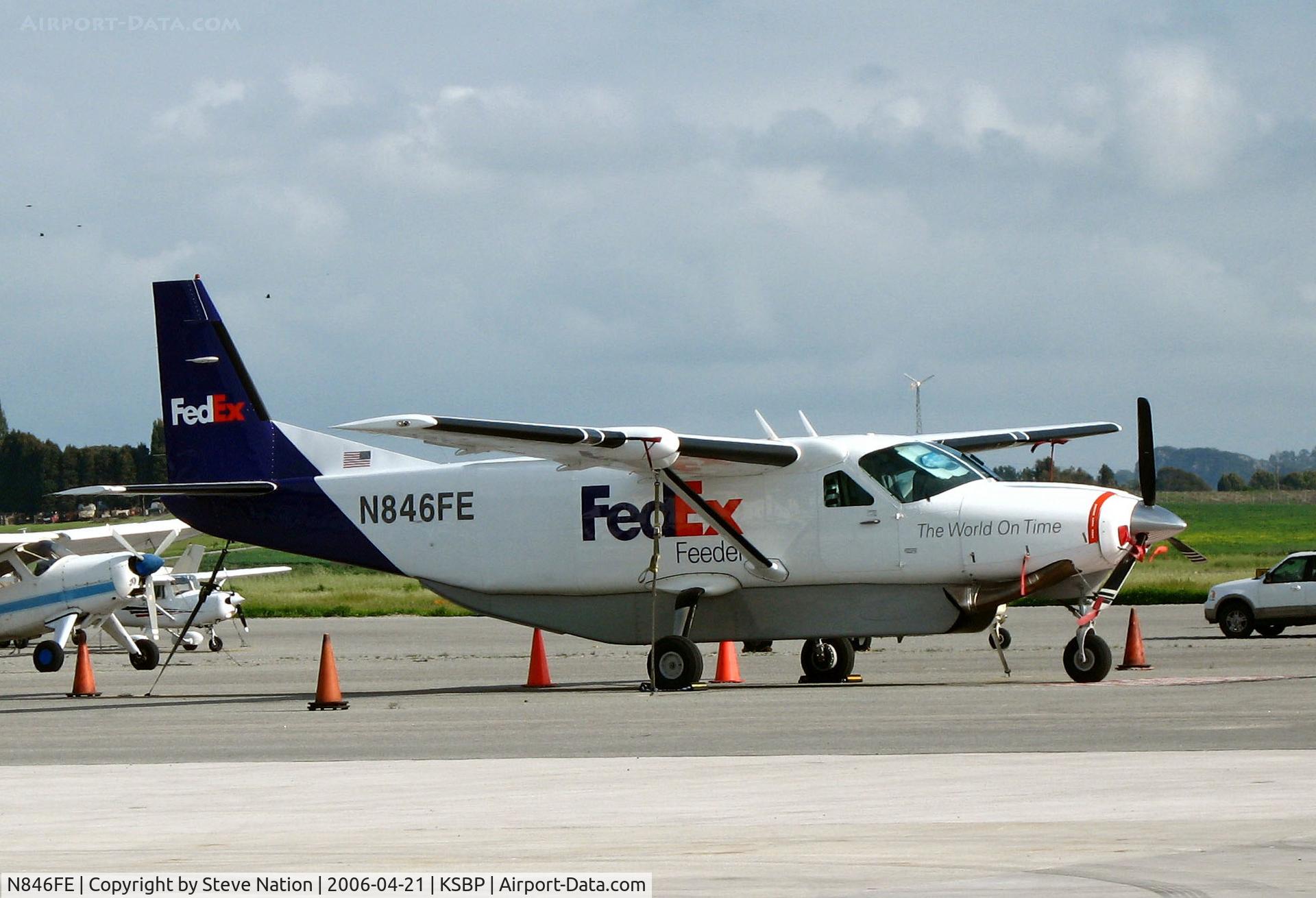 N846FE, 1989 Cessna 208B Super Cargomaster C/N 208B0154, FEDEX Feeder 1989 Cessna 208B @ San Luis Obispo Regional Airport, Ca