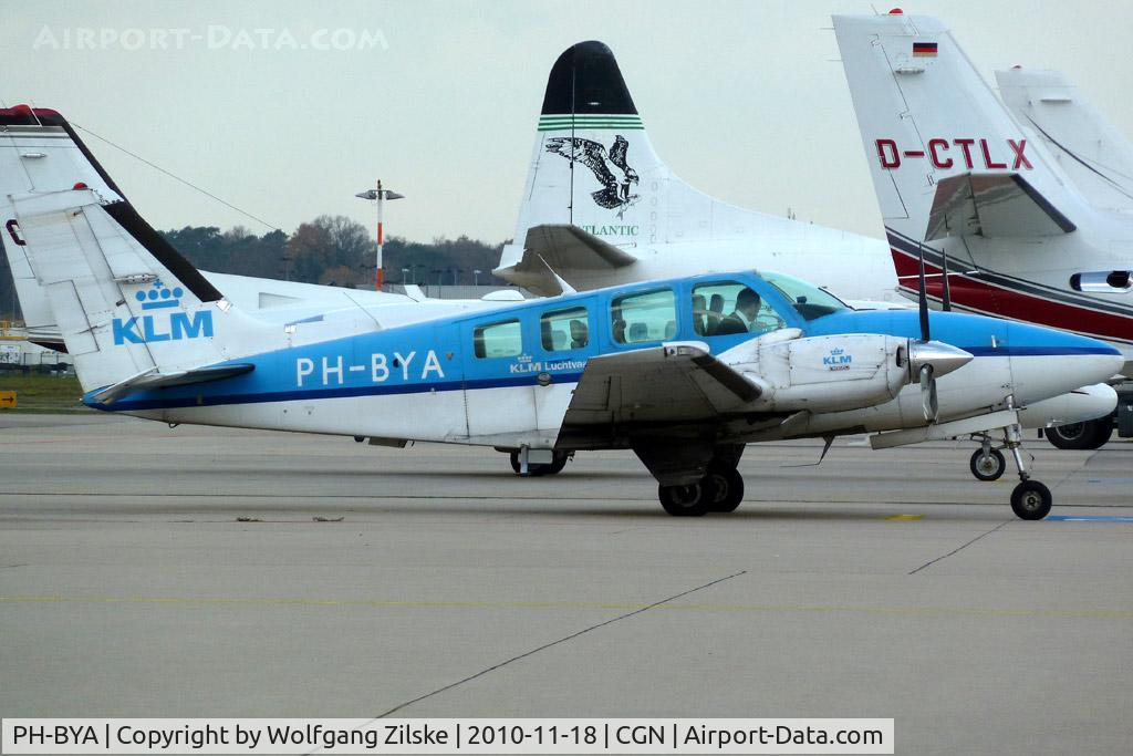 PH-BYA, 1990 Beechcraft 58 Baron C/N TH-1609, visitor
