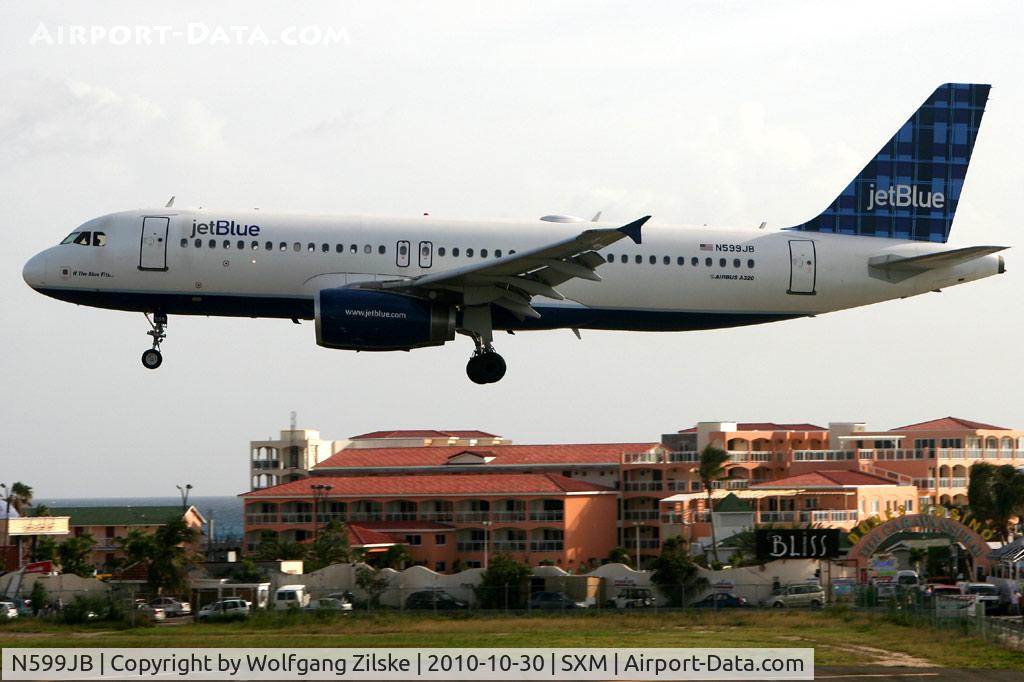 N599JB, 2004 Airbus A320-232 C/N 2336, visitor