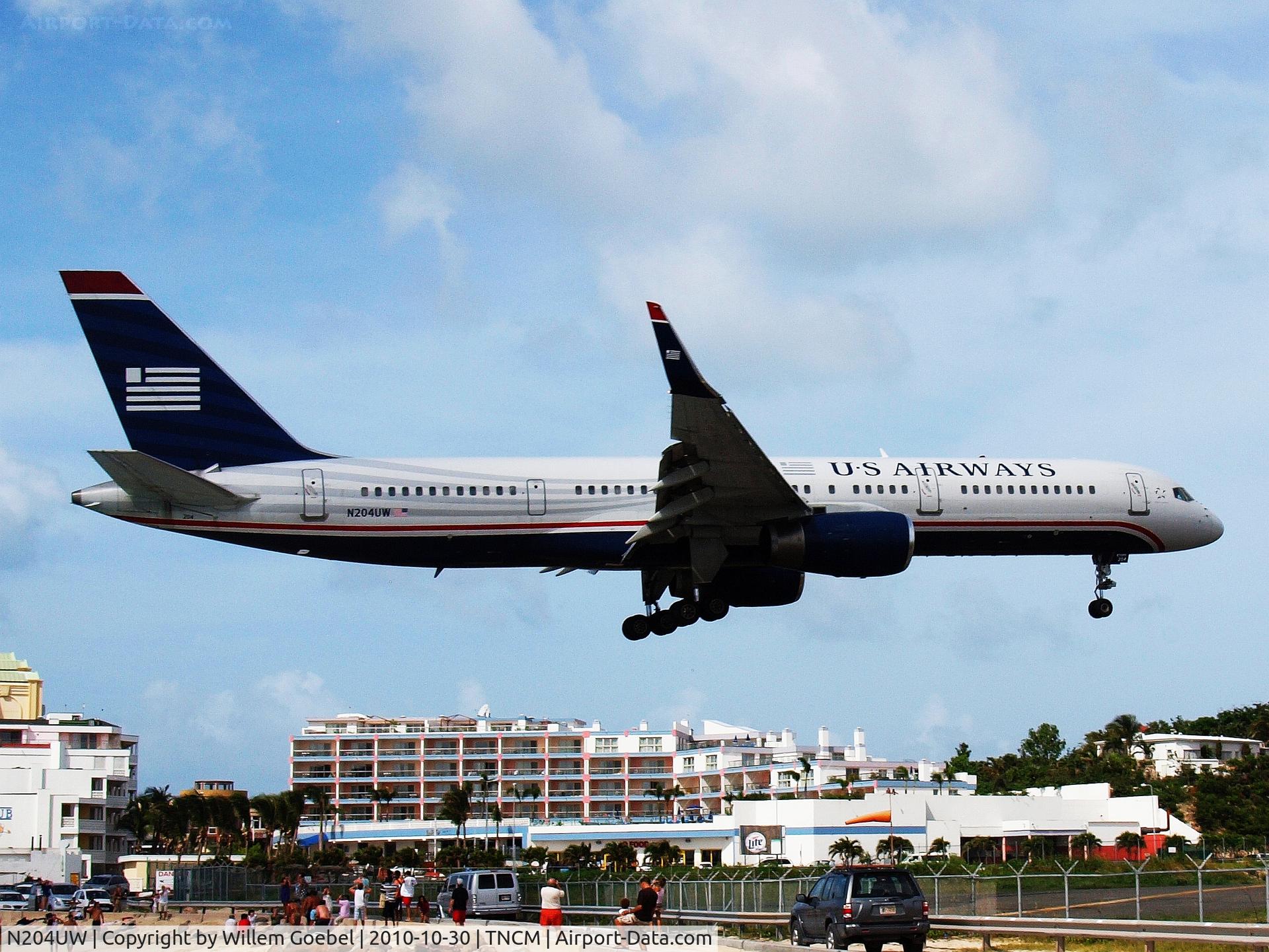 N204UW, 2000 Boeing 757-23N C/N 30886, Landing on Prinses Juliana Airport St Maarten