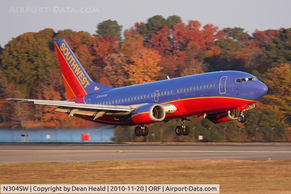 N304SW, 1985 Boeing 737-3H4 C/N 22944, Southwest Airlines N304SW (FLT SWA1484) from Tampa Int'l (KTPA) landing RWY 23.