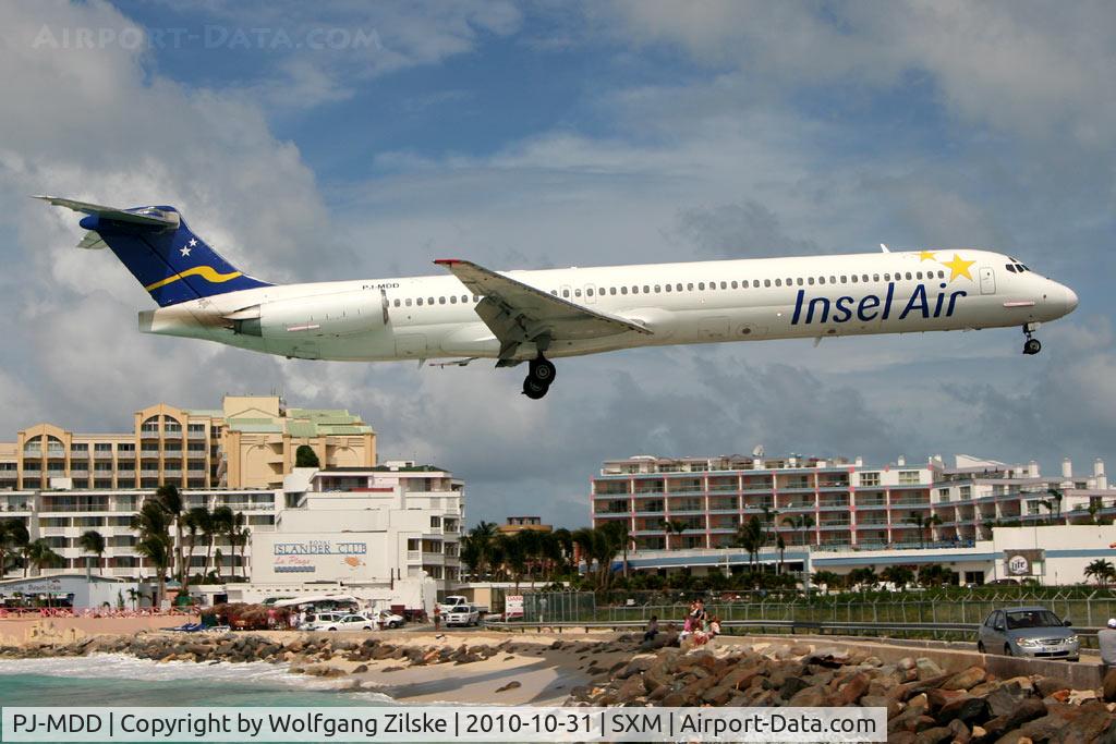 PJ-MDD, 1990 McDonnell Douglas MD-82 (DC-9-82) C/N 49972, visitor