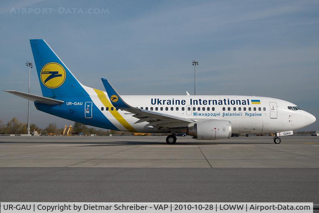 UR-GAU, 1992 Boeing 737-5Y0 C/N 25182, Ukraine International Boeing 737-500