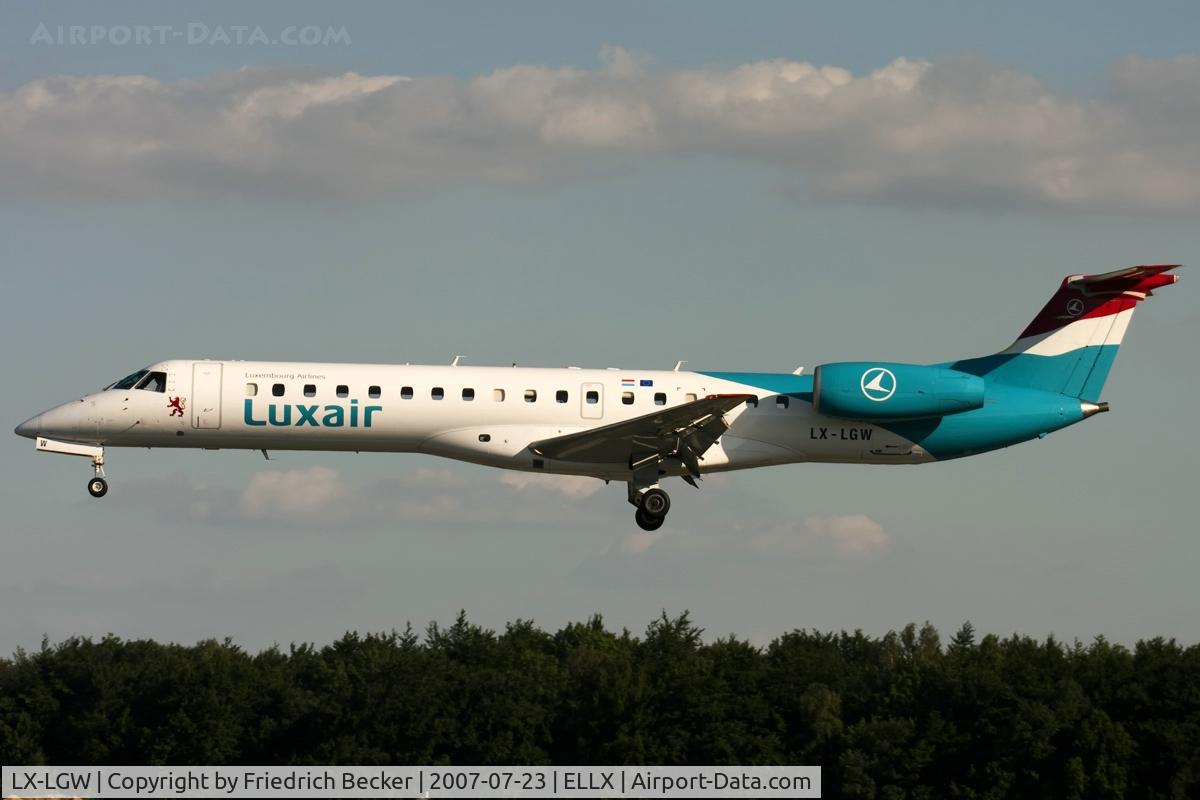 LX-LGW, 1999 Embraer EMB-145LU (ERJ-145LU) C/N 145135, short final RW06