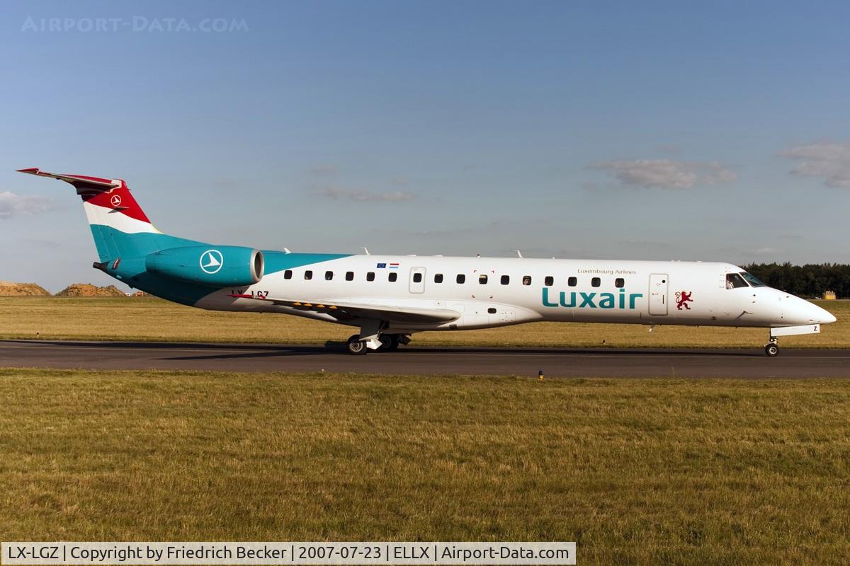 LX-LGZ, 2000 Embraer EMB-145LU (ERJ-145LU) C/N 145258, taxying to the active