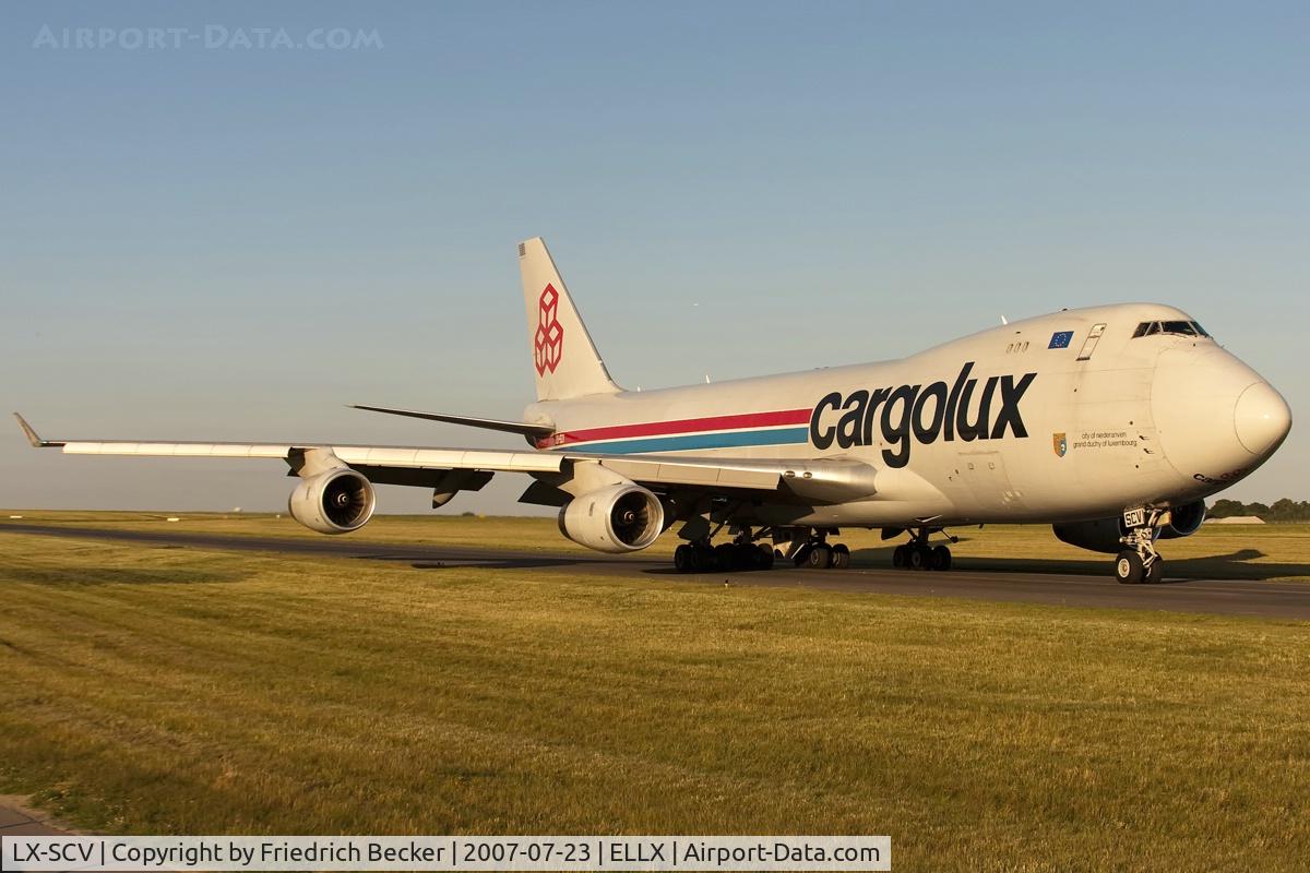 LX-SCV, 2001 Boeing 747-4R7F/SCD C/N 29733, taxying to the active