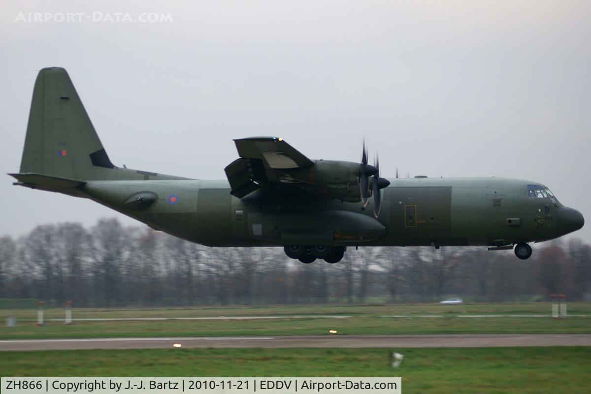 ZH866, 1996 Lockheed Martin C-130J-30 Hercules C.4 C/N 382-5414, DSLR-A230 (55-200 mm); www.haj-spotter.de.tf