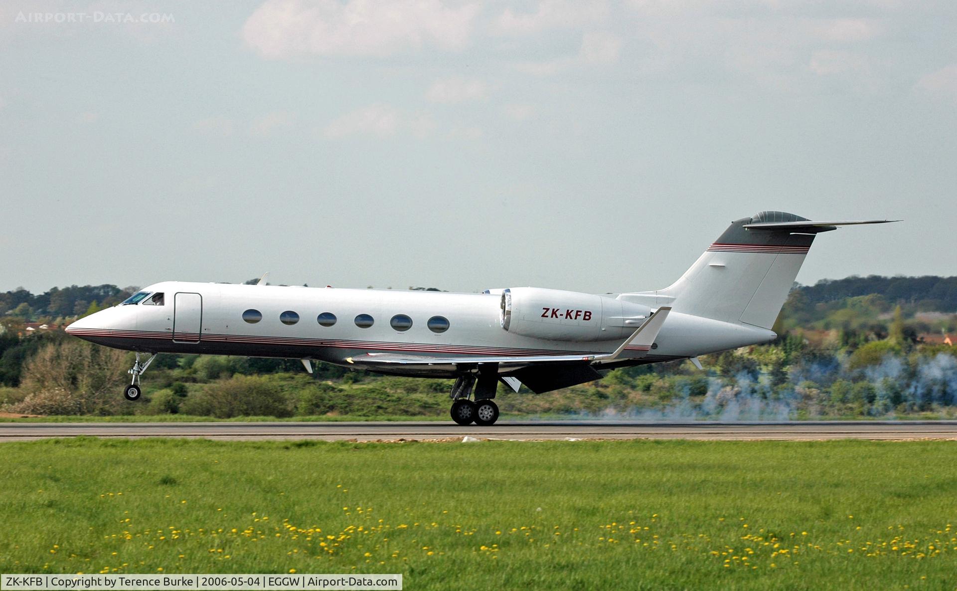 ZK-KFB, Gulfstream Aerospace G-IV C/N 1362, ZK-KFB at LUTON, May 2006