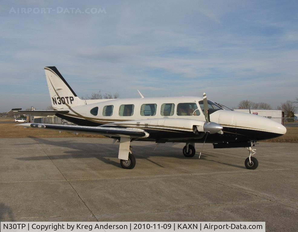 N30TP, 1981 Piper PA-31-350 Chieftain C/N 31-8152062, Piper PA-31-350 Chieftain on the ramp.