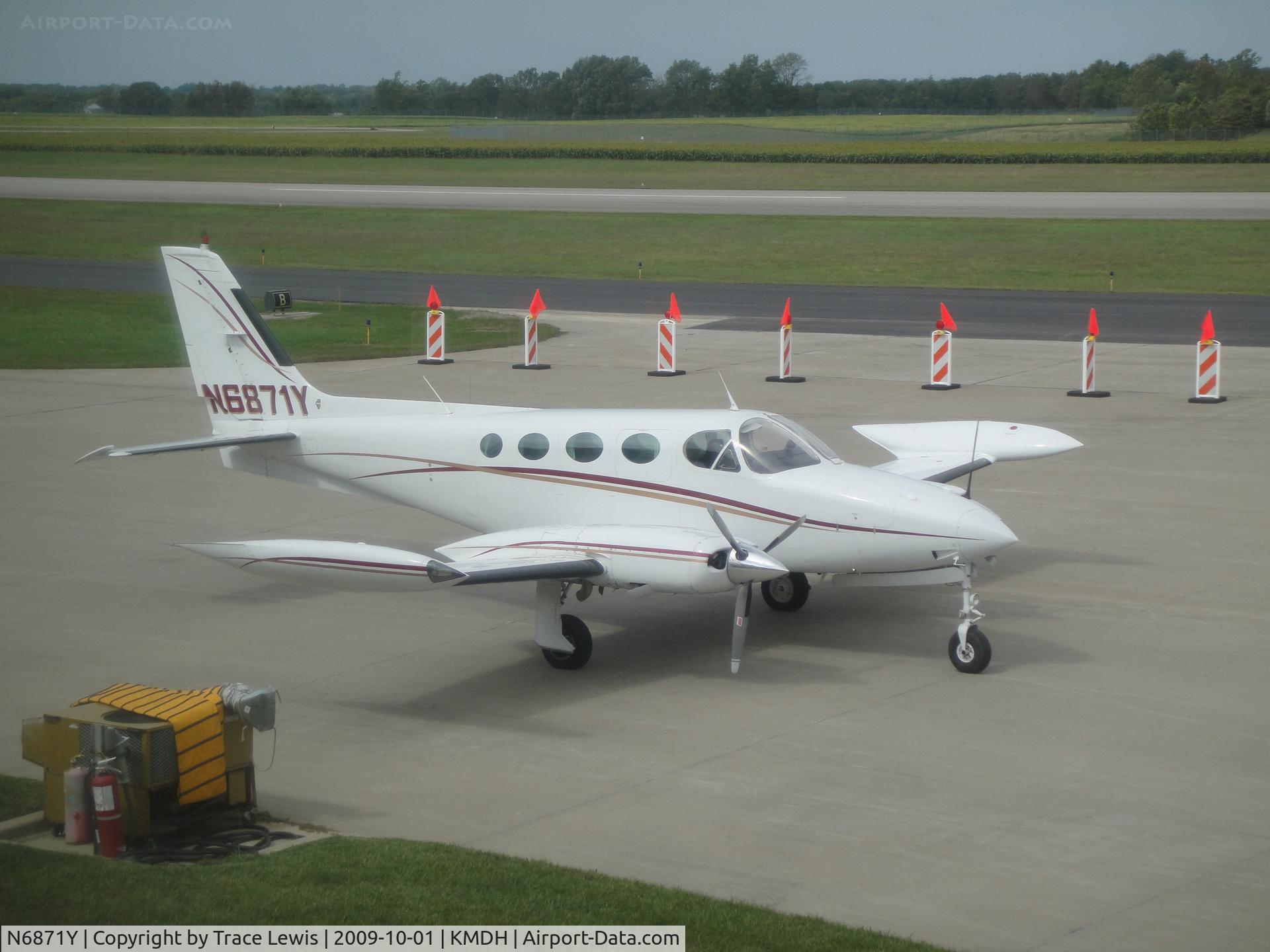 N6871Y, Cessna 340A C/N 340A1523, SIU Charter aircraft