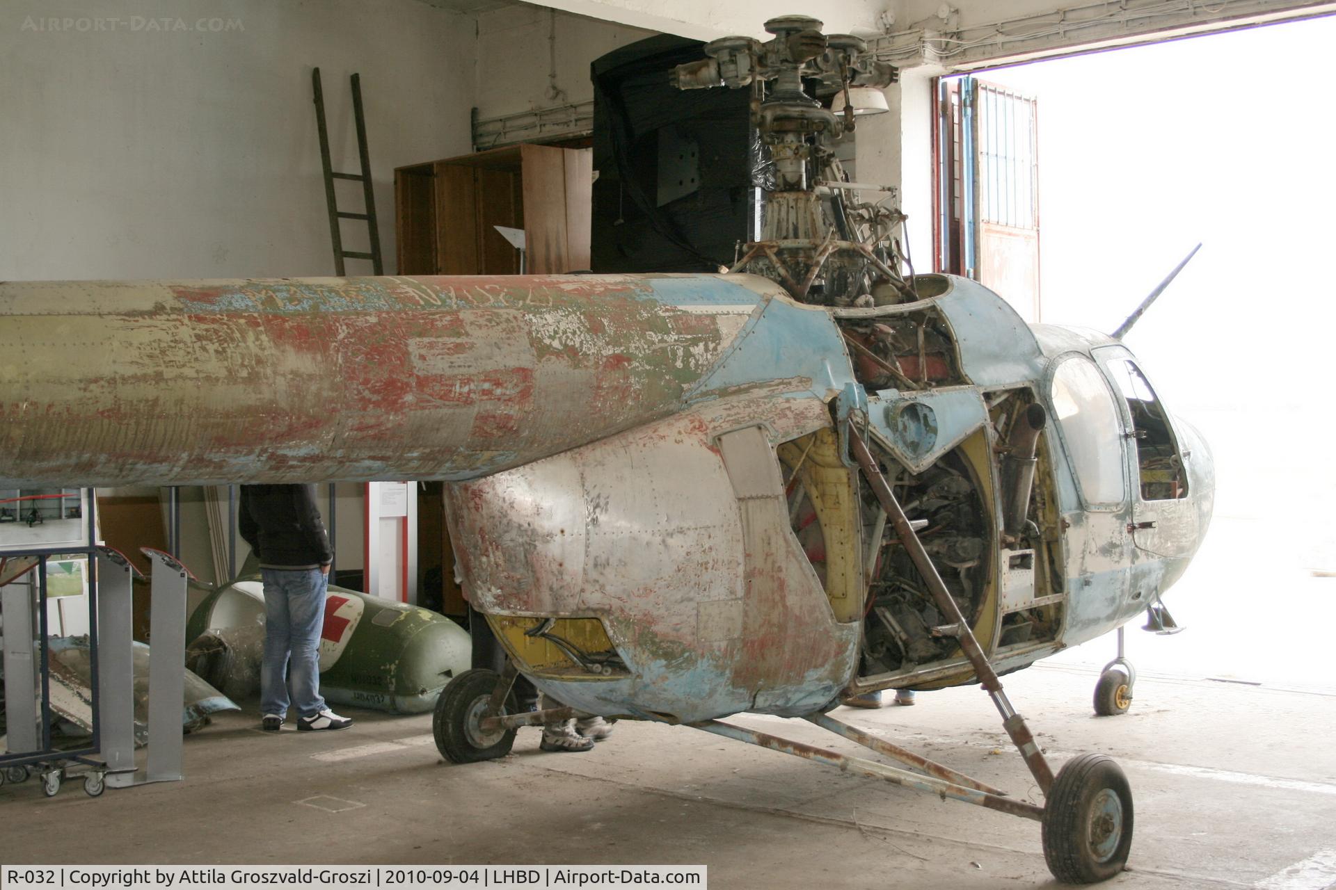 R-032, 1964 Mil Mi-1M C/N 401032, Börgönd Airport - During a renovation.