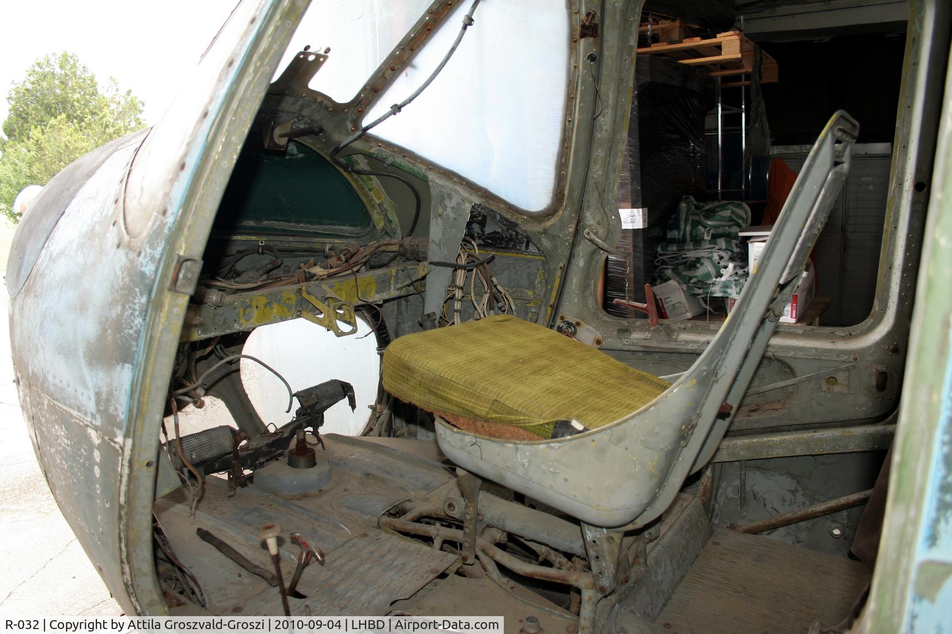 R-032, 1964 Mil Mi-1M C/N 401032, Börgönd Airport - During a renovation. - Cocpit